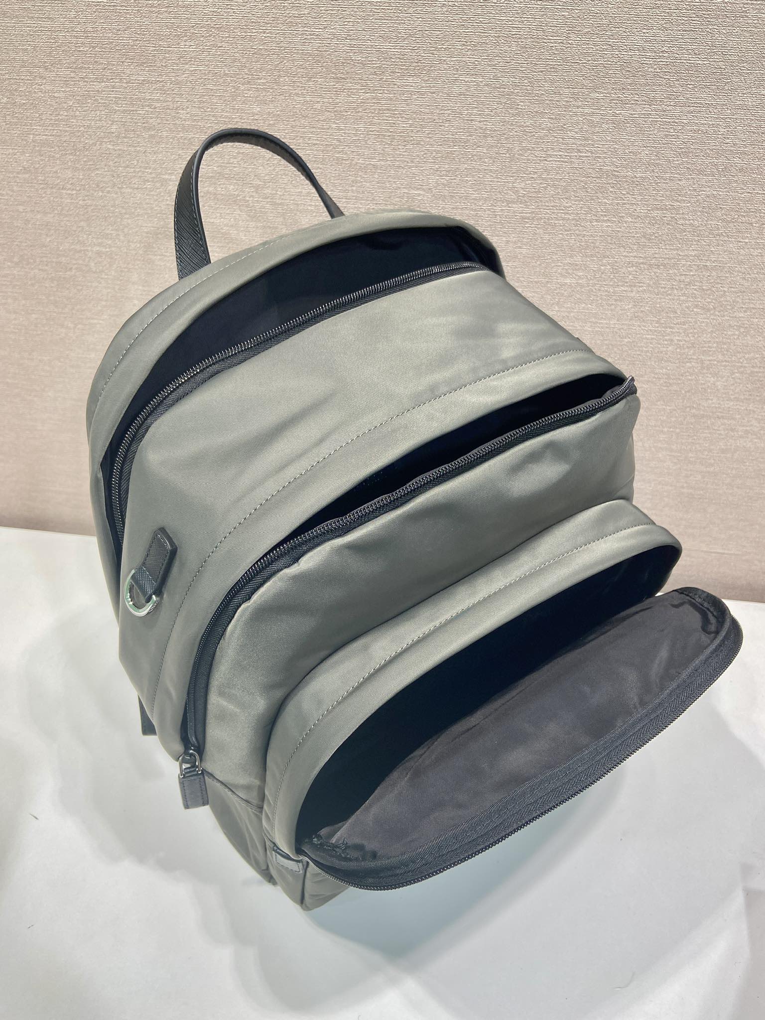 普拉达 PRADA  Re-Nylon 双肩包 绿色 尼龙  H0-2VZ048-2DMG-F0414-V-OOO