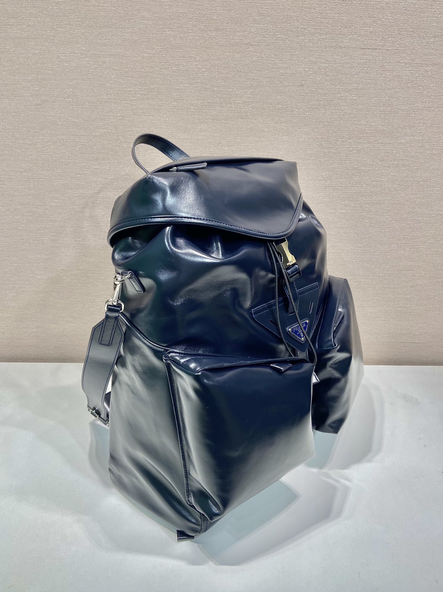 普拉达 PRADA  Re-Nylon 双肩包 黑色 油蜡皮  H0-2VZ108_2CX7_F0002