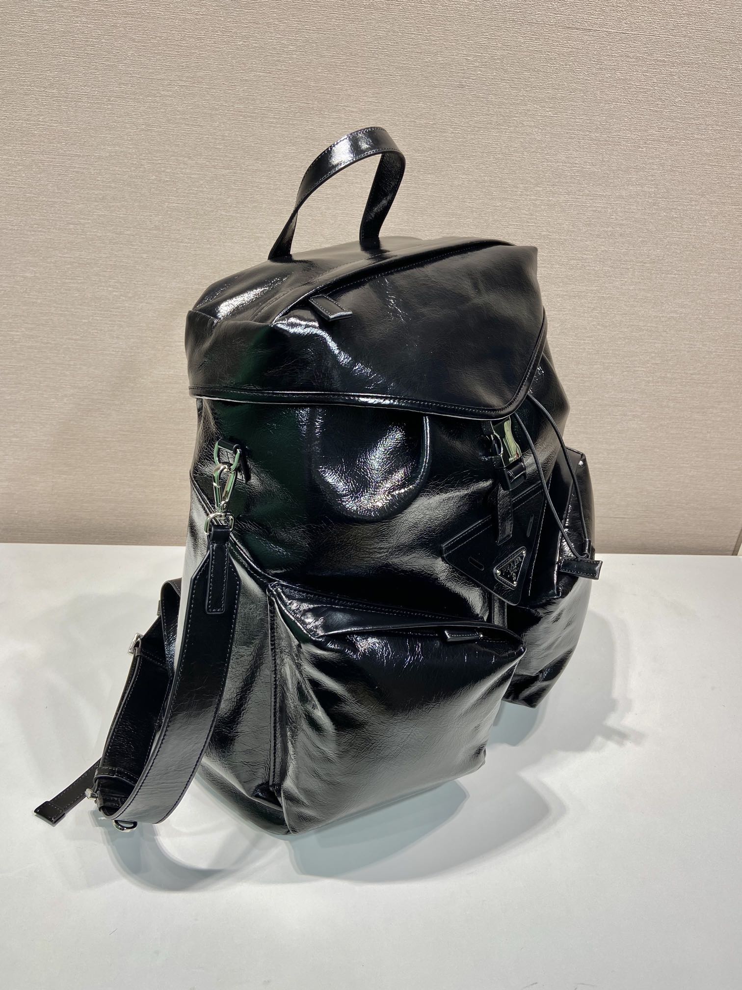 普拉达 PRADA  Re-Nylon 双肩包 黑色 油蜡皮  H0-2VZ108_2CX7_F0002