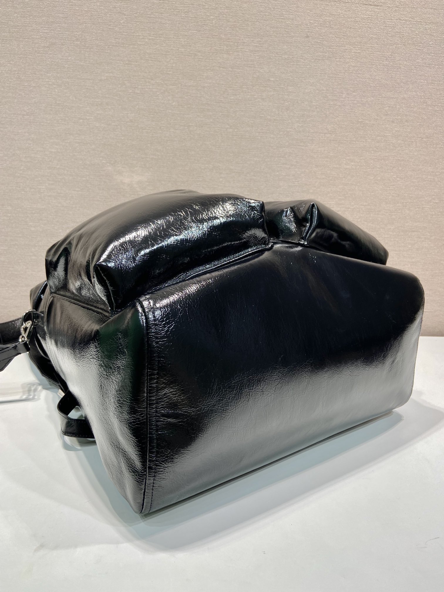 普拉达 PRADA  Re-Nylon 双肩包 黑色 油蜡皮  H0-2VZ108_2CX7_F0002