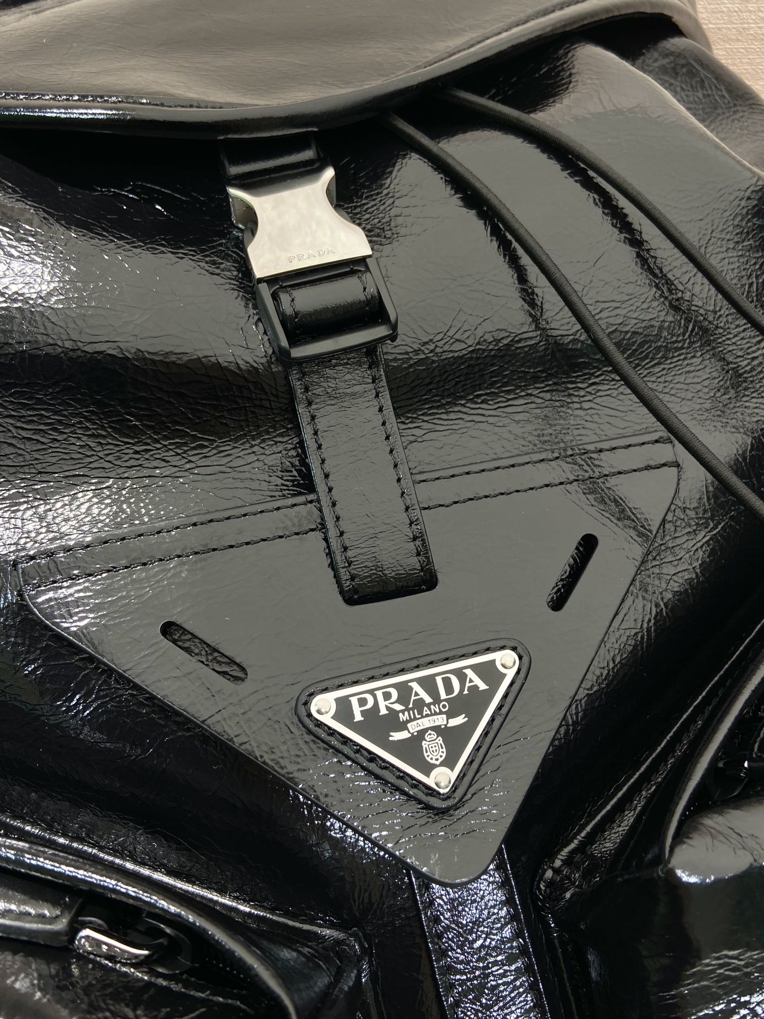 普拉达 PRADA  Re-Nylon 双肩包 黑色 油蜡皮  H0-2VZ108_2CX7_F0002