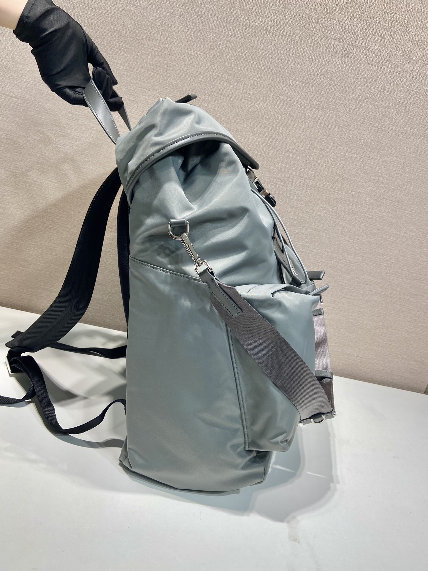 普拉达 PRADA  Re-Nylon 双肩包 铁灰色 尼龙  H0-2VZ108_2DW3_F0D65