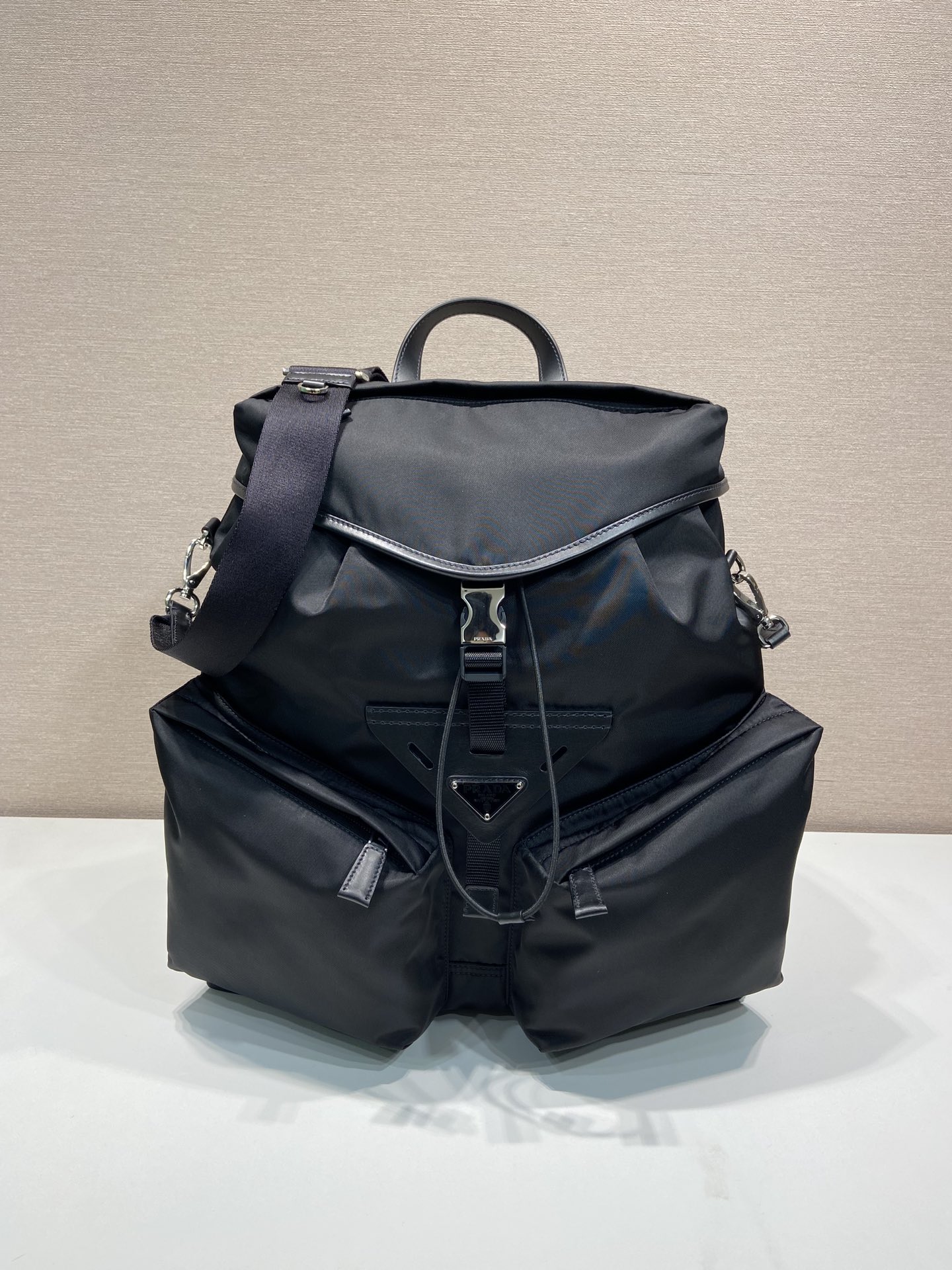 普拉达 PRADA  Re-Nylon 双肩包 黑色 尼龙  H0-2VZ108_2DW3_F0002_V_VNYO