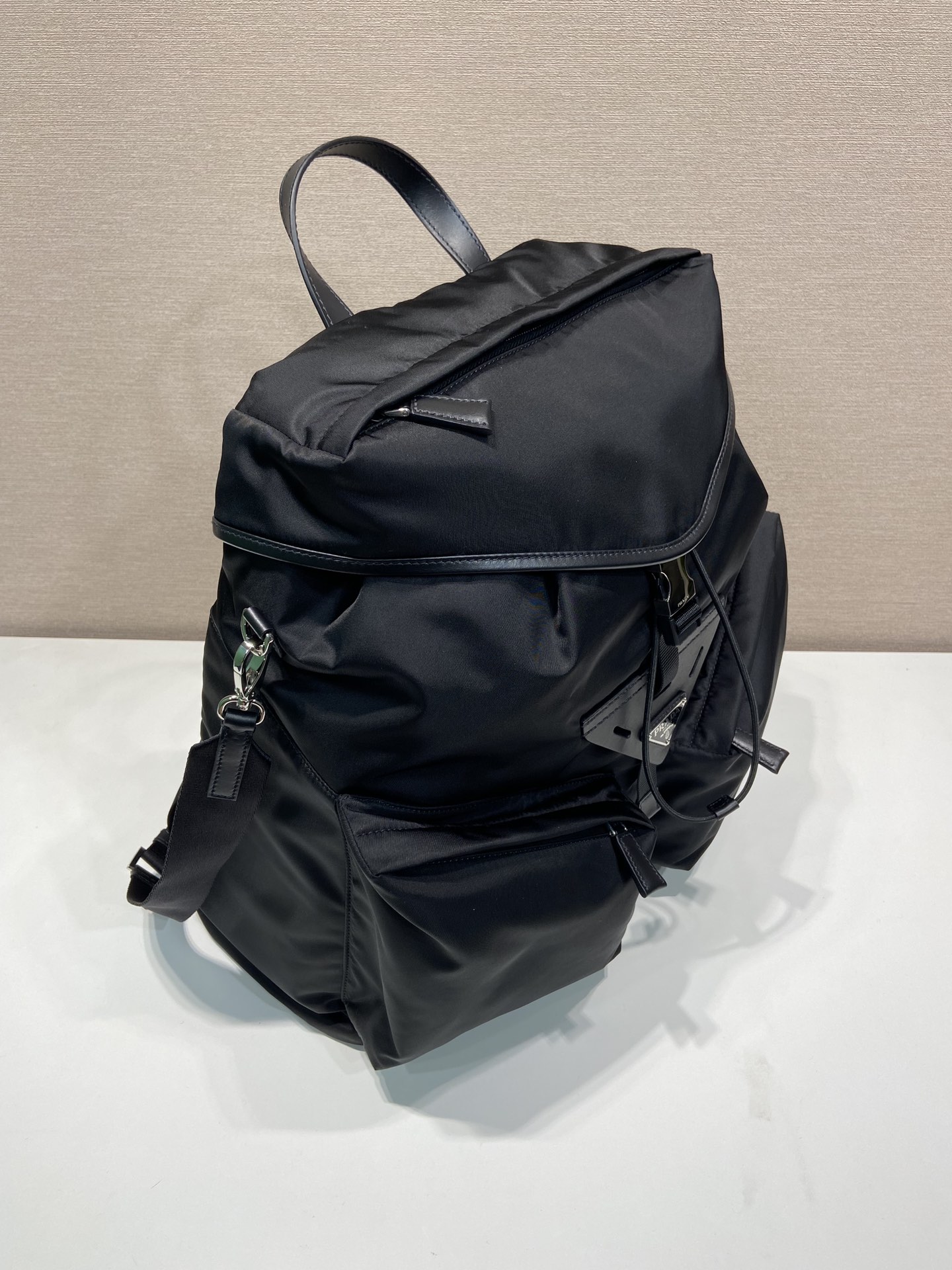 普拉达 PRADA  Re-Nylon 双肩包 黑色 尼龙  H0-2VZ108_2DW3_F0002_V_VNYO