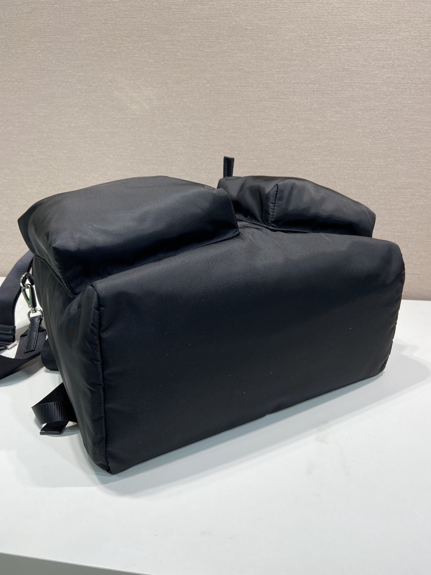 普拉达 PRADA  Re-Nylon 双肩包 黑色 尼龙  H0-2VZ108_2DW3_F0002_V_VNYO