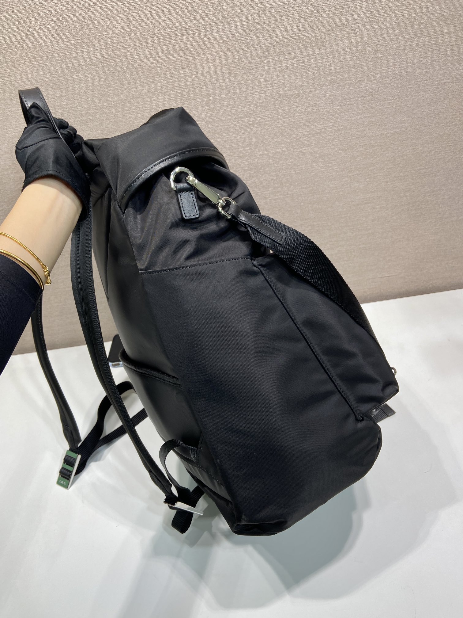 普拉达 PRADA  Re-Nylon 双肩包 黑色 尼龙  H0-2VZ108_2DW3_F0002_V_DYO