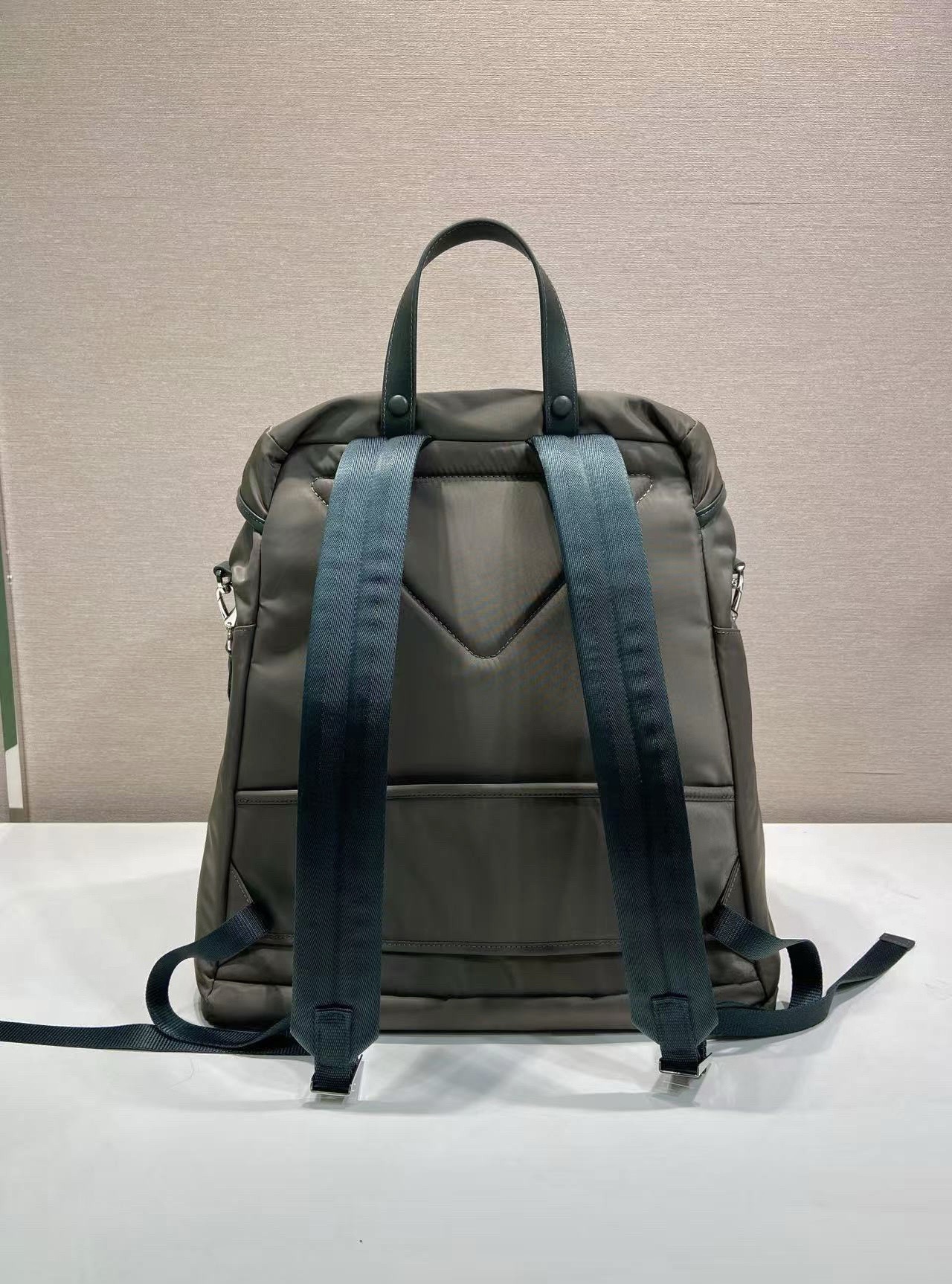 普拉达 PRADA  Re-Nylon 双肩包 森林绿 尼龙  H0-2VZ108_2DW3_F0414_V_DYM