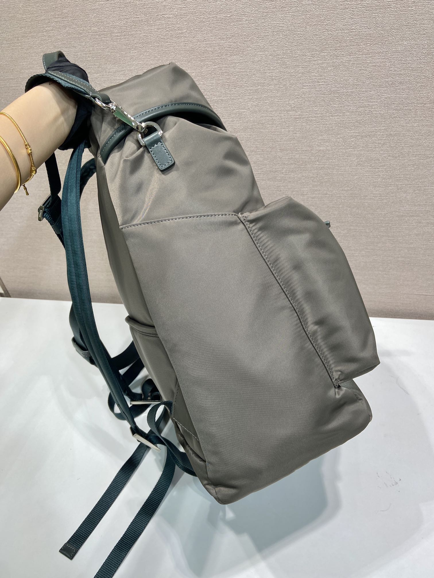 普拉达 PRADA  Re-Nylon 双肩包 森林绿 尼龙  H0-2VZ108_2DW3_F0414_V_DYM