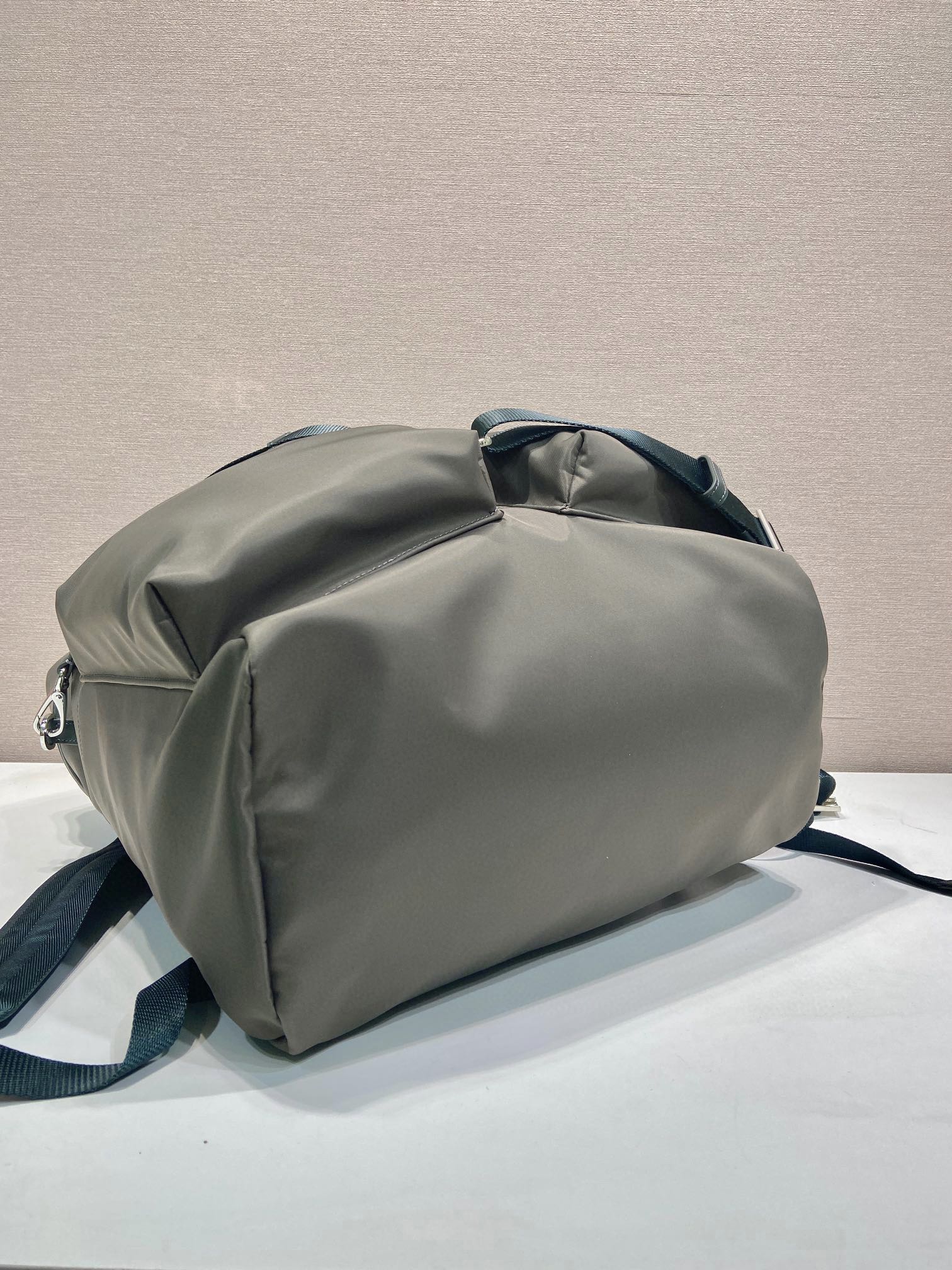 普拉达 PRADA  Re-Nylon 双肩包 森林绿 尼龙  H0-2VZ108_2DW3_F0414_V_DYM
