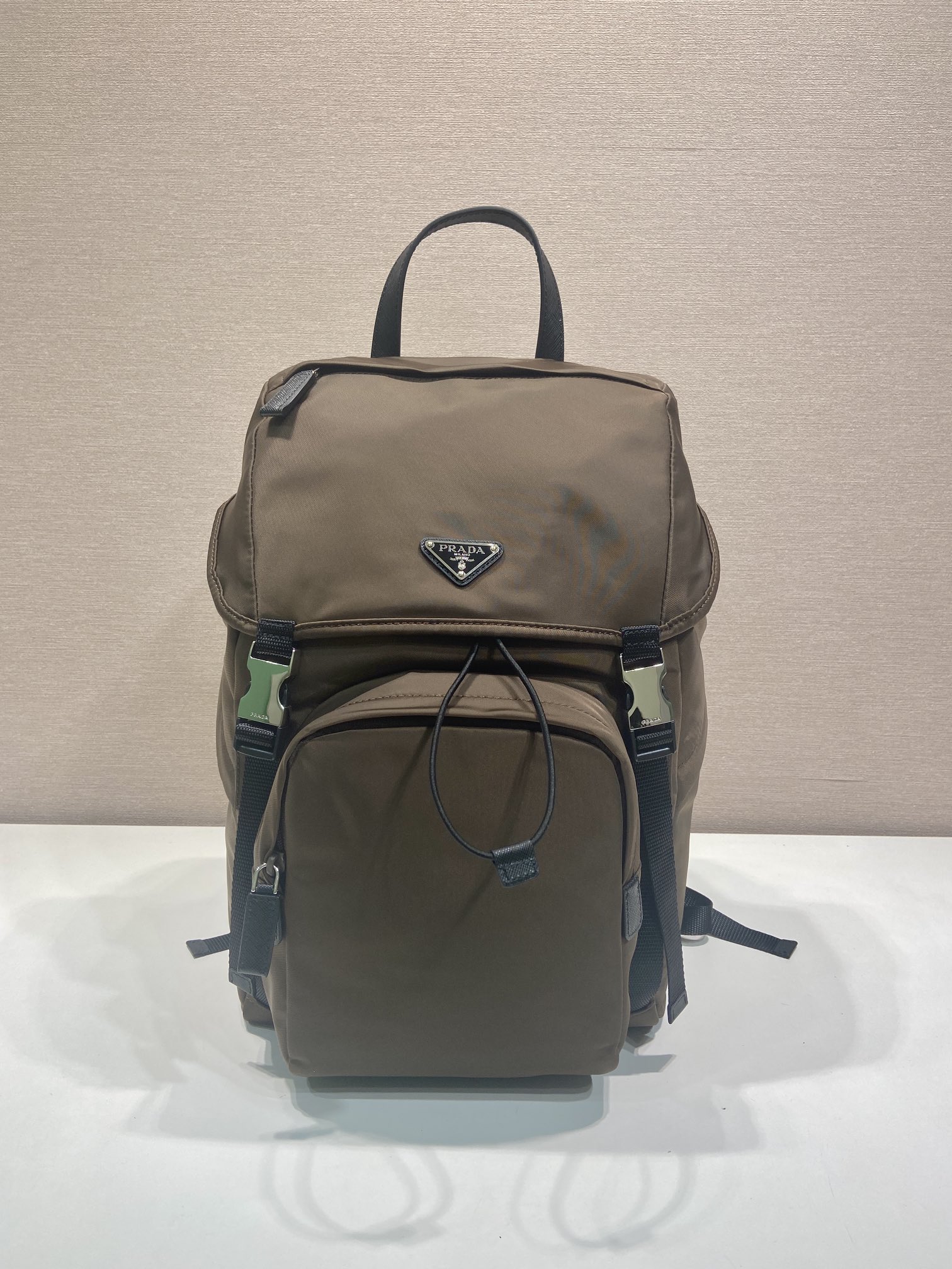 普拉达 PRADA  Re-Nylon 双肩包 棕色 尼龙  H0-2VZ135_2DMG_F0038_V_HOL