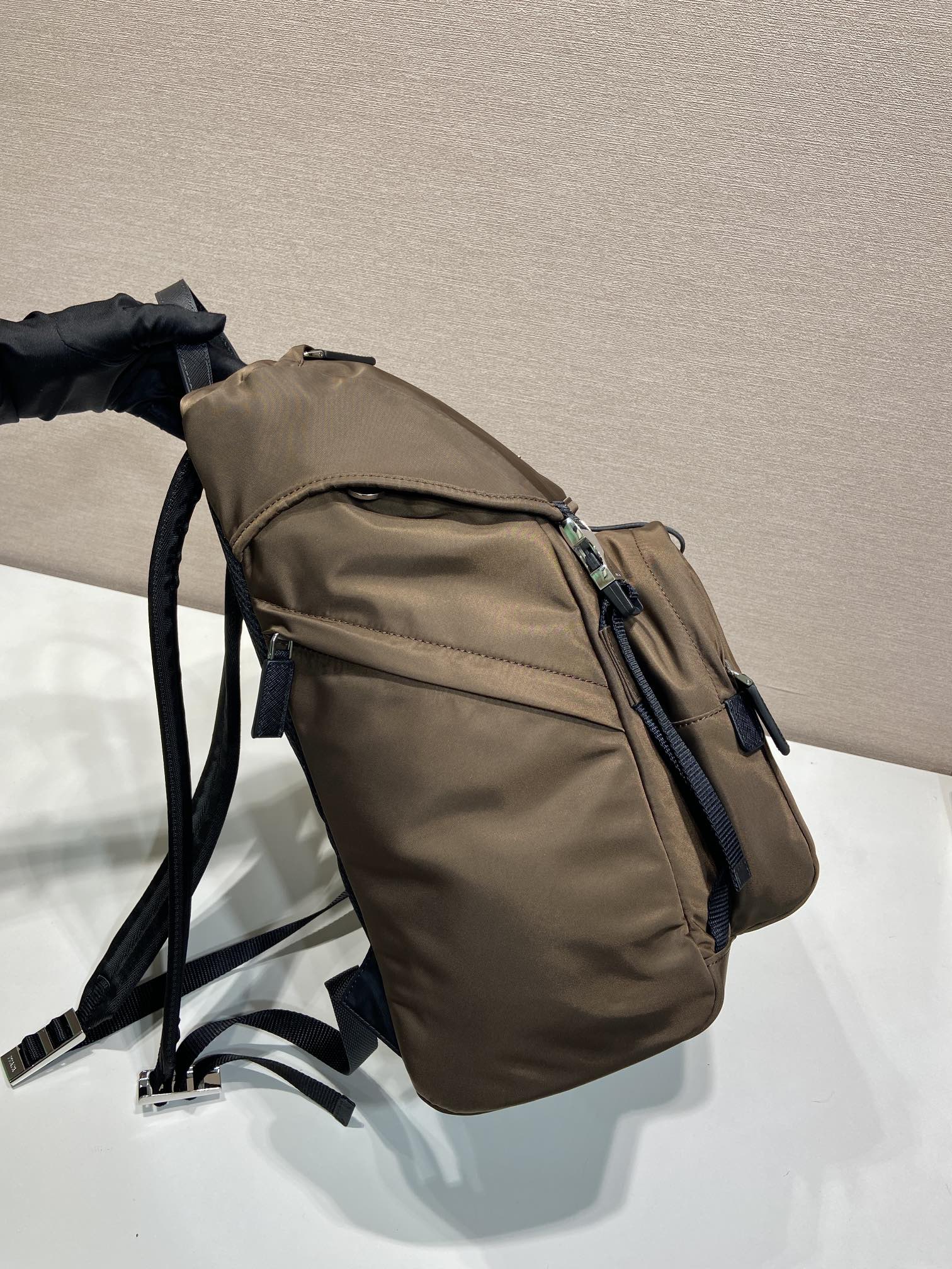 普拉达 PRADA  Re-Nylon 双肩包 棕色 尼龙  H0-2VZ135_2DMG_F0038_V_HOL