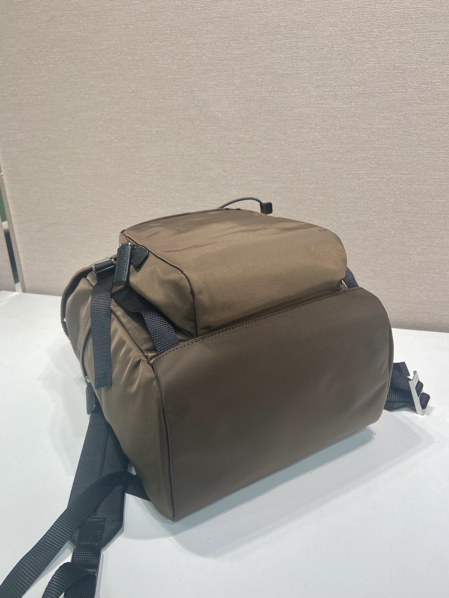 普拉达 PRADA  Re-Nylon 双肩包 棕色 尼龙  H0-2VZ135_2DMG_F0038_V_HOL