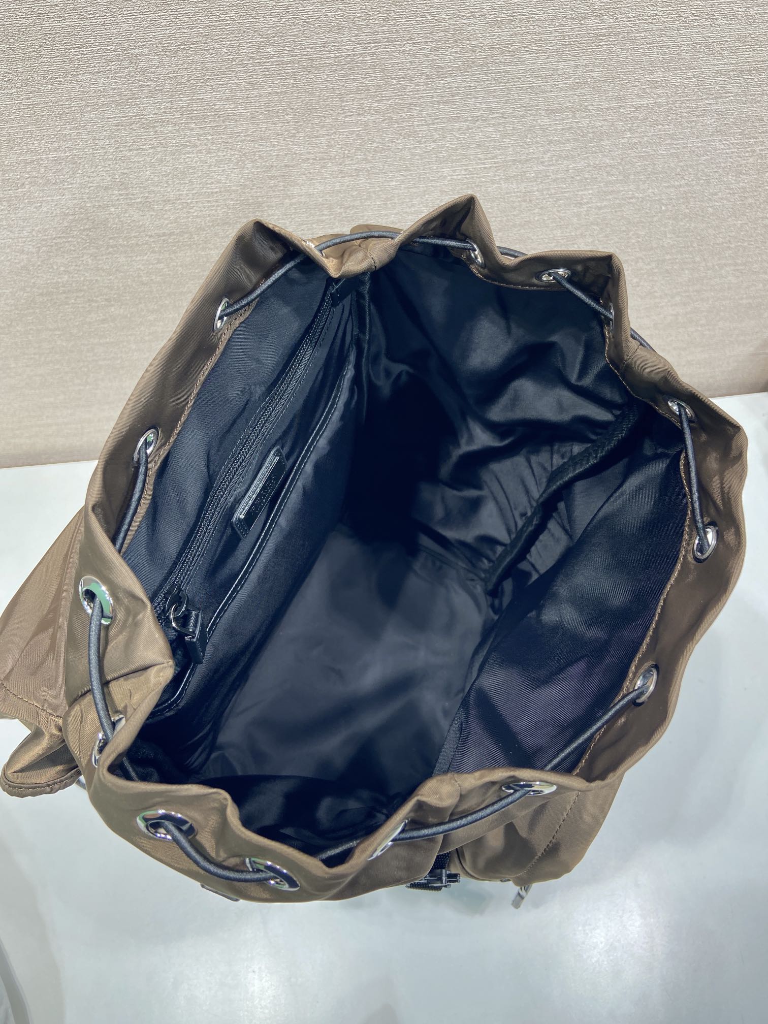 普拉达 PRADA  Re-Nylon 双肩包 棕色 尼龙  H0-2VZ135_2DMG_F0038_V_HOL
