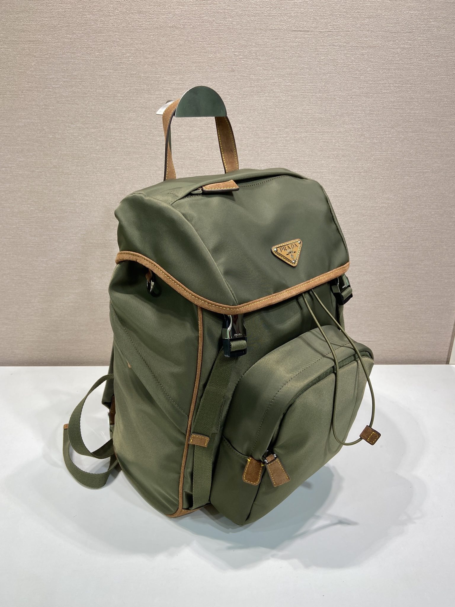 普拉达 PRADA  Re-Nylon 双肩包 军绿焦糖拼色 尼龙  H0-2VZ135_2CX2_F03UQ_V_HYL