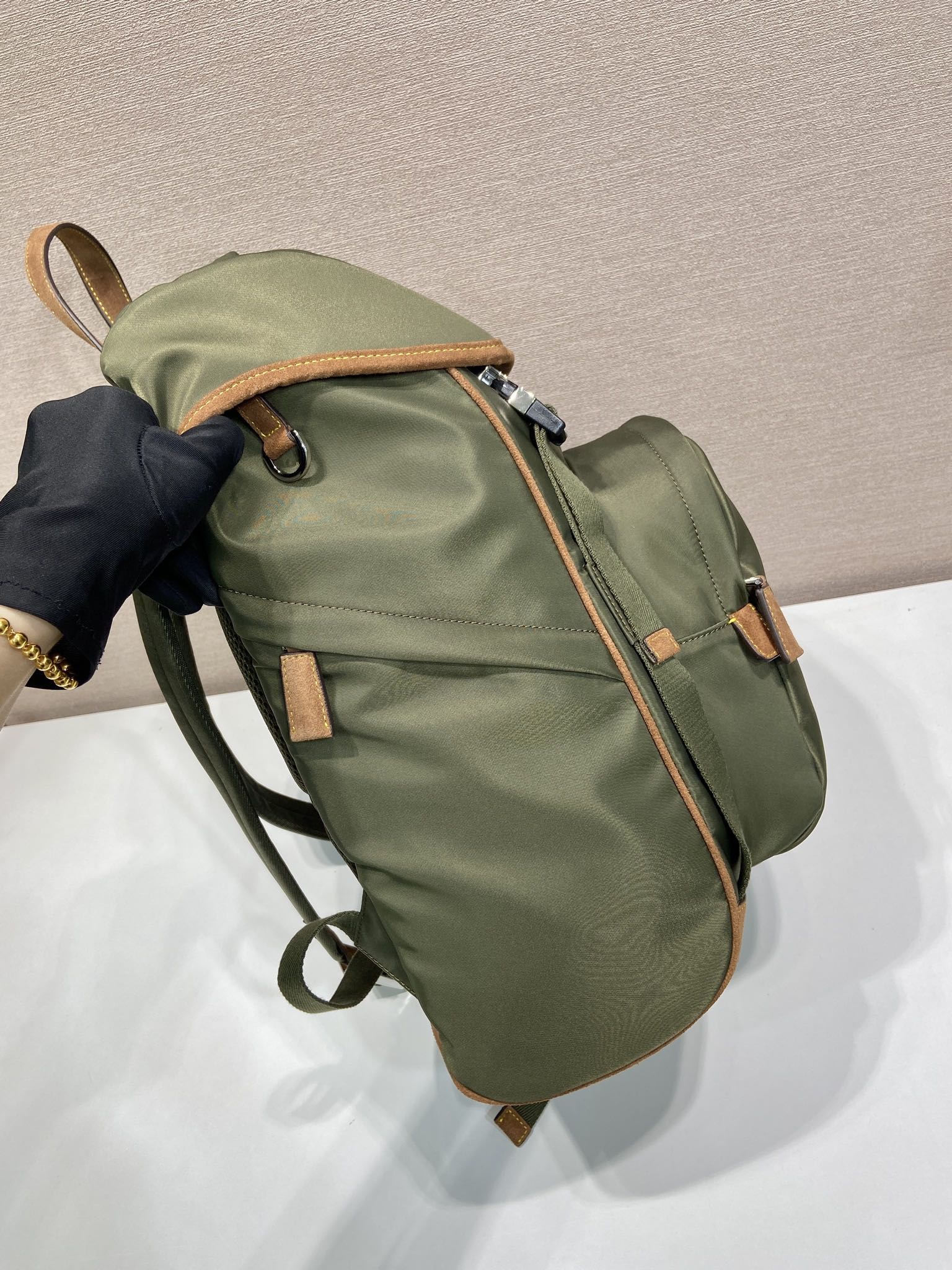 普拉达 PRADA  Re-Nylon 双肩包 军绿焦糖拼色 尼龙  H0-2VZ135_2CX2_F03UQ_V_HYL