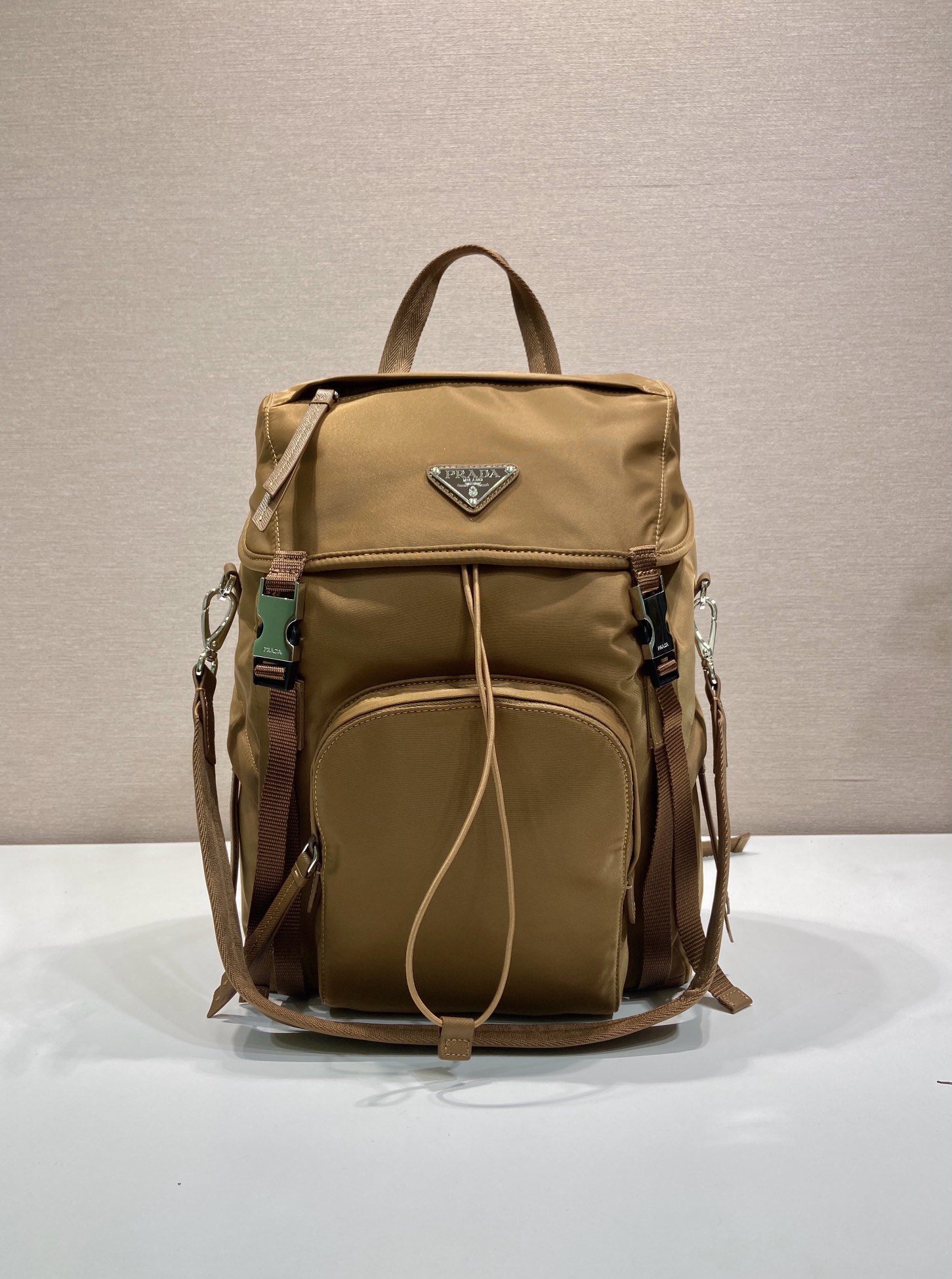 普拉达 PRADA  Re-Nylon 双肩包 棕色 尼龙  H0-1BZ039_RV44_F0038_V_DMM