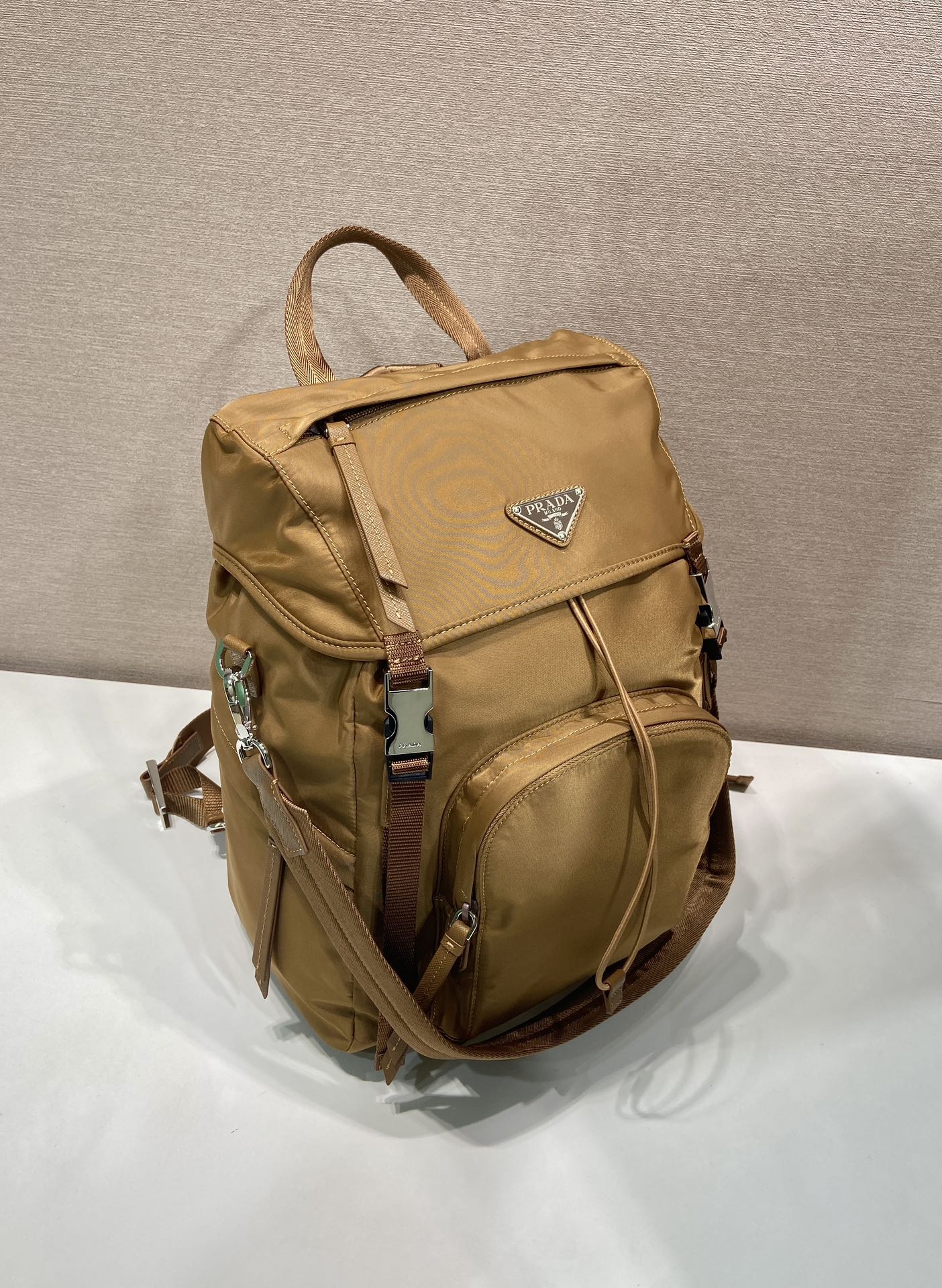 普拉达 PRADA  Re-Nylon 双肩包 棕色 尼龙  H0-1BZ039_RV44_F0038_V_DMM