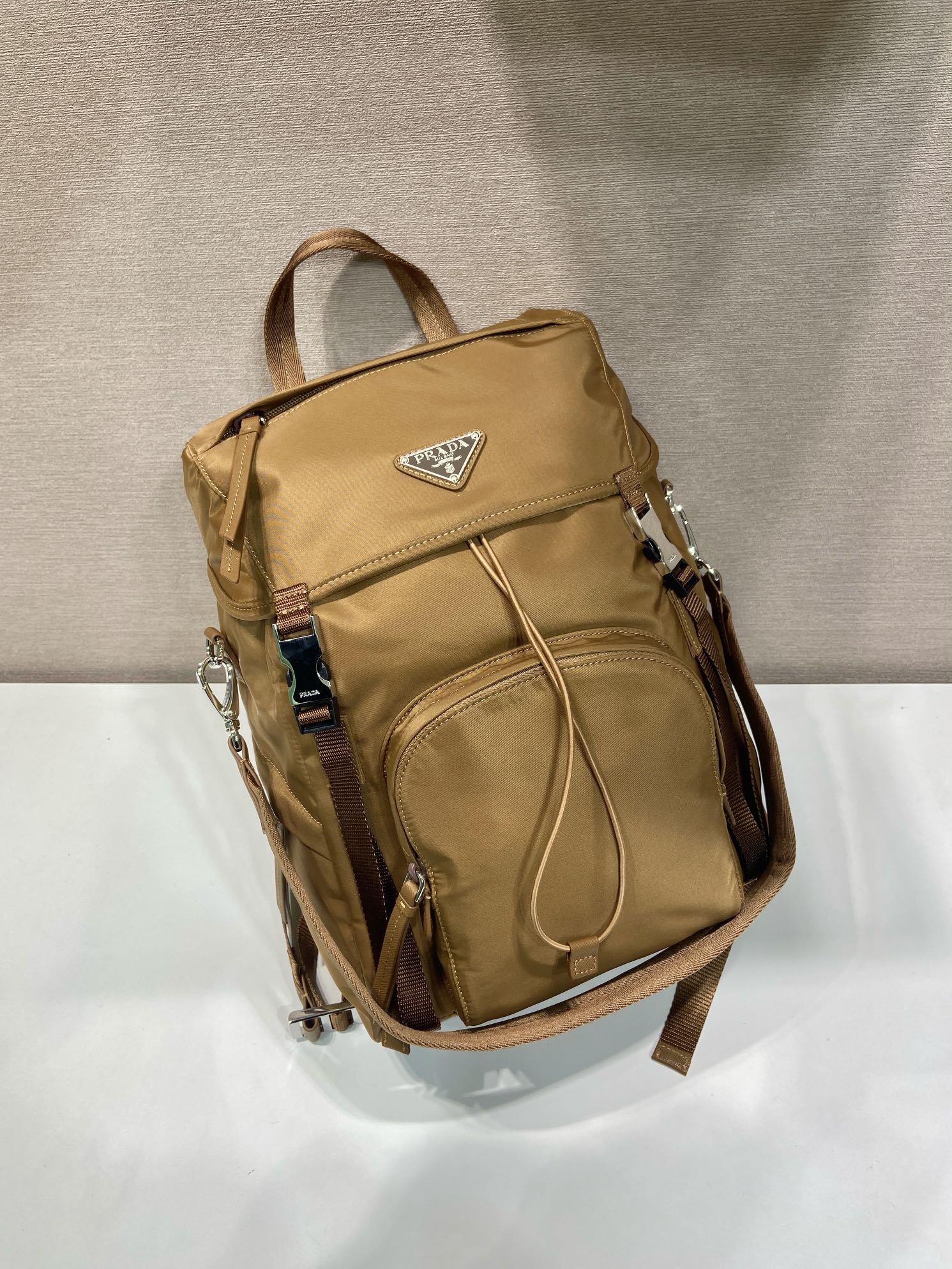 普拉达 PRADA  Re-Nylon 双肩包 棕色 尼龙  H0-1BZ039_RV44_F0038_V_DMM
