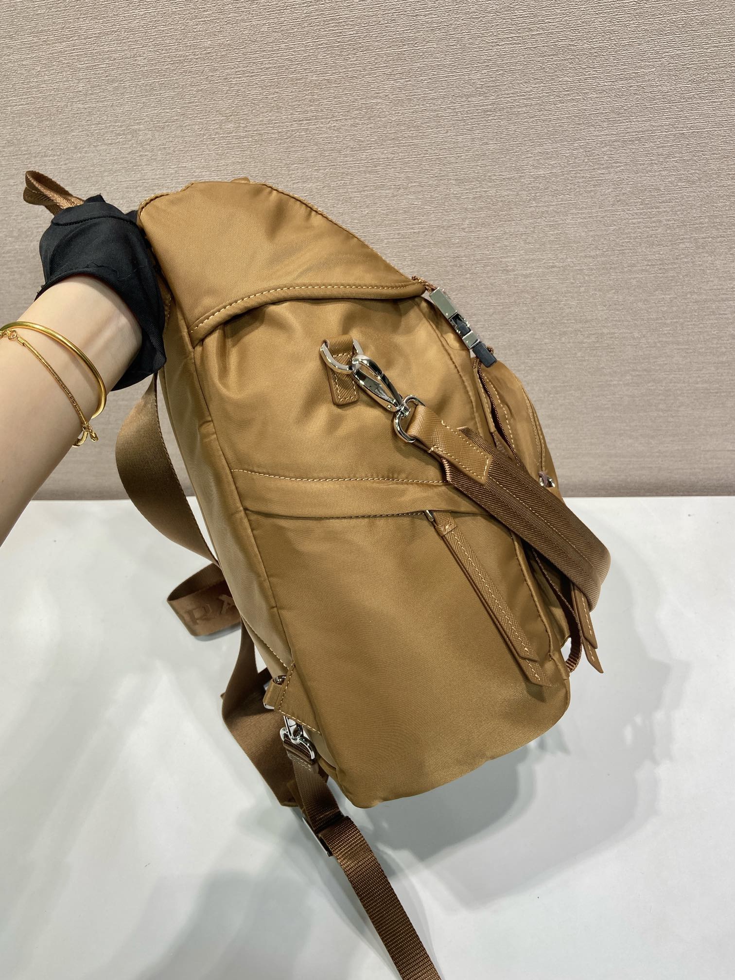普拉达 PRADA  Re-Nylon 双肩包 棕色 尼龙  H0-1BZ039_RV44_F0038_V_DMM