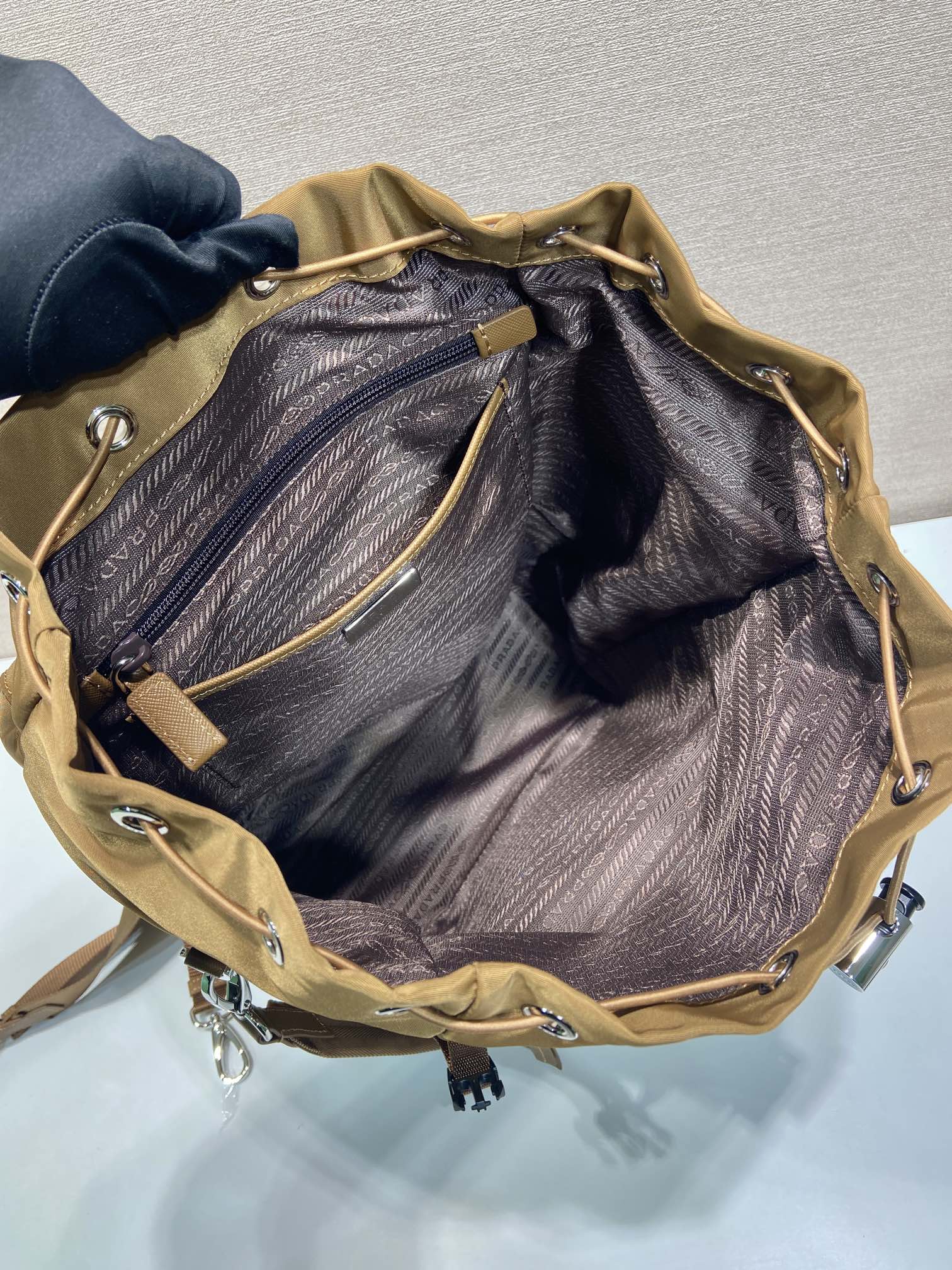 普拉达 PRADA  Re-Nylon 双肩包 棕色 尼龙  H0-1BZ039_RV44_F0038_V_DMM