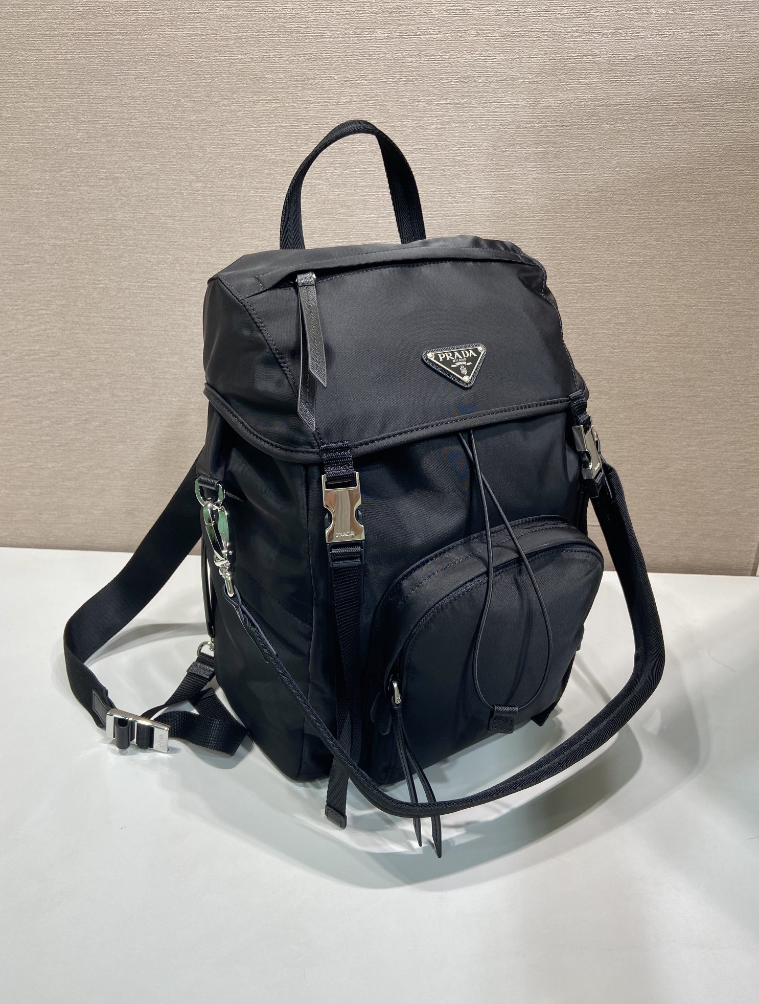 普拉达 PRADA  Re-Nylon 双肩包 黑色  尼龙  H0-1BZ039-V44-F0002-V-OYO