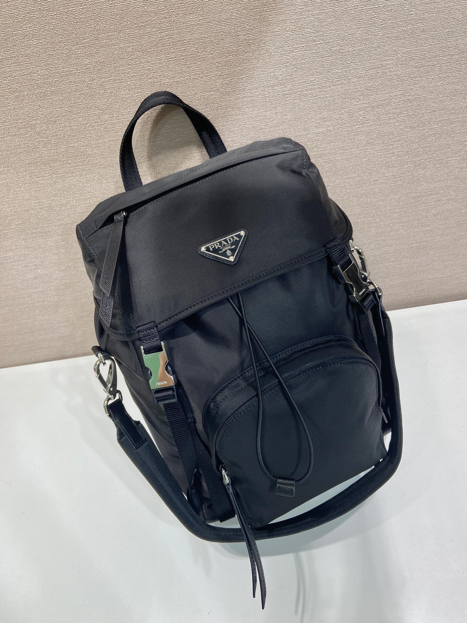 普拉达 PRADA  Re-Nylon 双肩包 黑色  尼龙  H0-1BZ039-V44-F0002-V-OYO