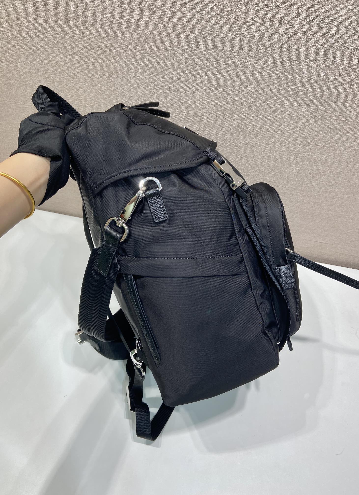 普拉达 PRADA  Re-Nylon 双肩包 黑色  尼龙  H0-1BZ039-V44-F0002-V-OYO