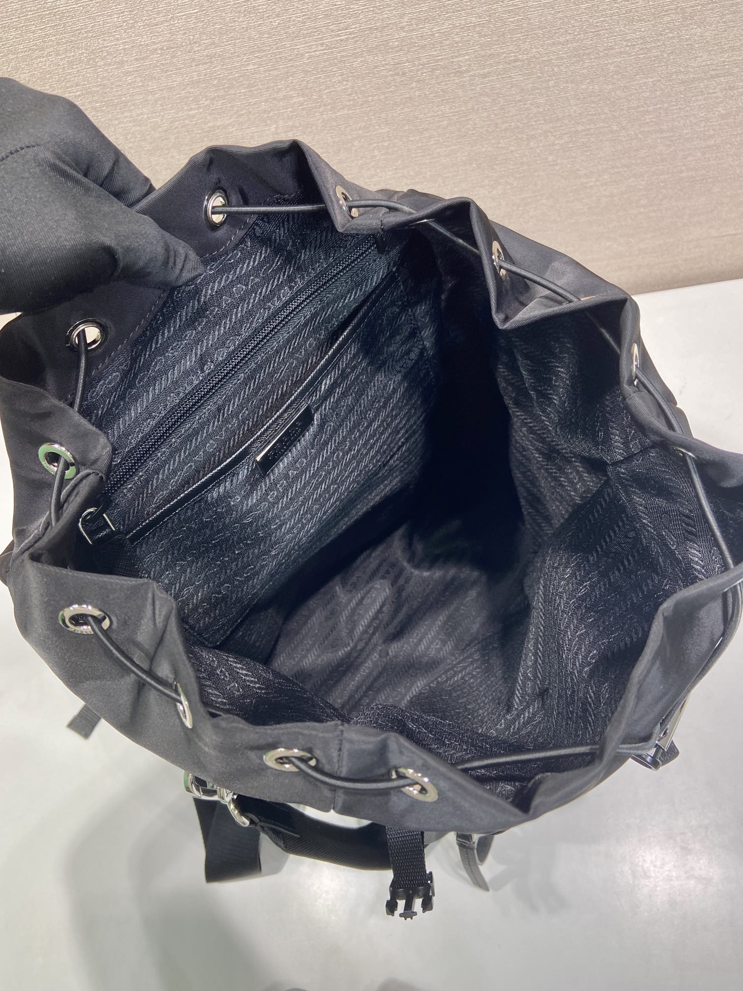 普拉达 PRADA  Re-Nylon 双肩包 黑色  尼龙  H0-1BZ039-V44-F0002-V-OYO