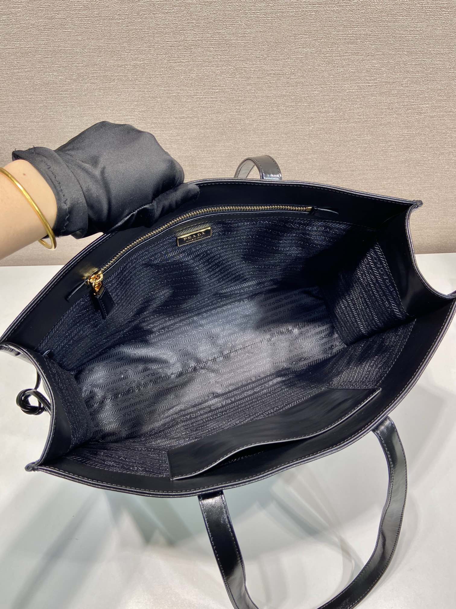 普拉达 PRADA 单肩 手提  托特 黑金 皮革 H0-1BG460_2CYR_F0002_V_OON