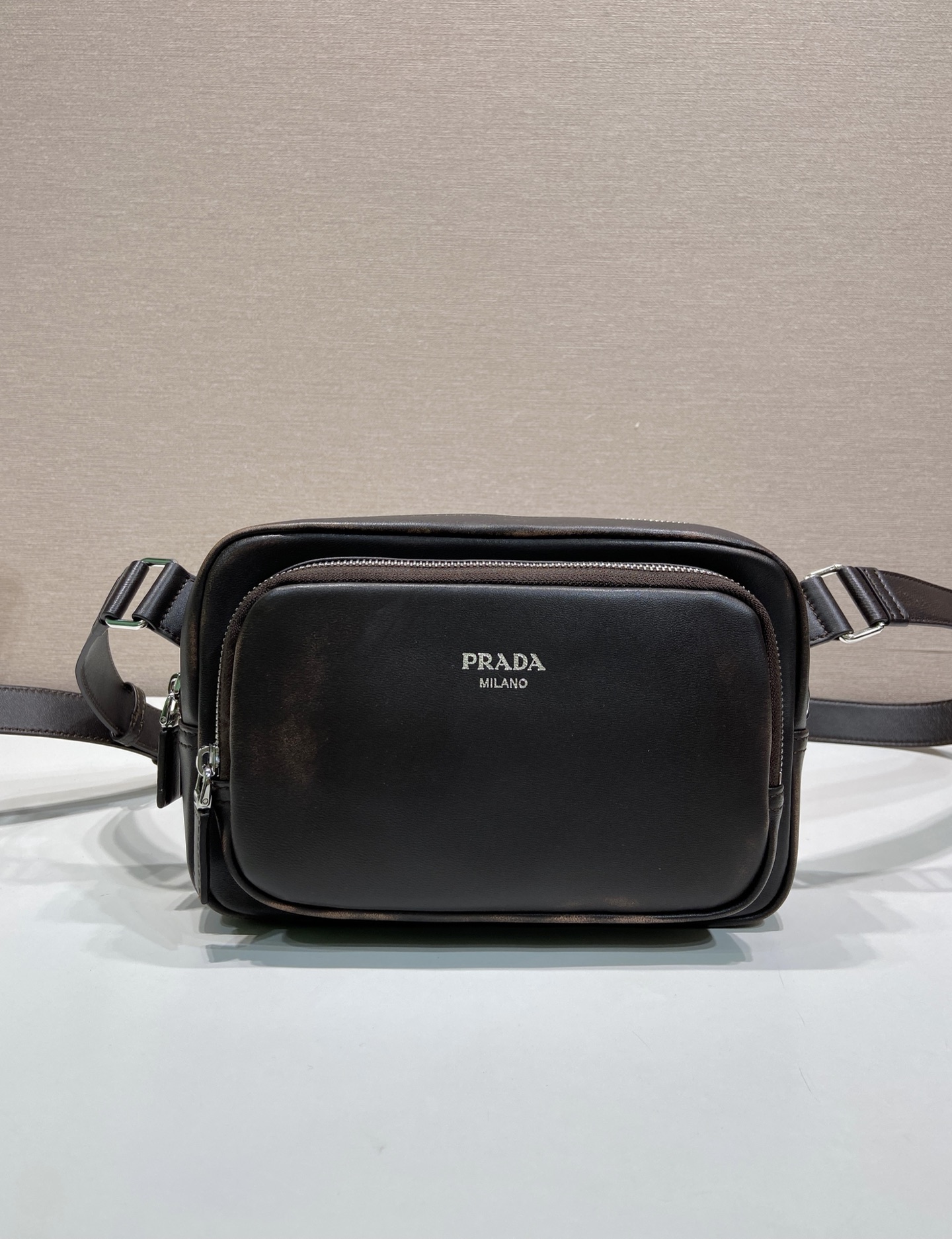 普拉达 PRADA   相机包 腰包 做旧 棕色 皮革 H0-2VH218_2C75_F0003_V_OOO