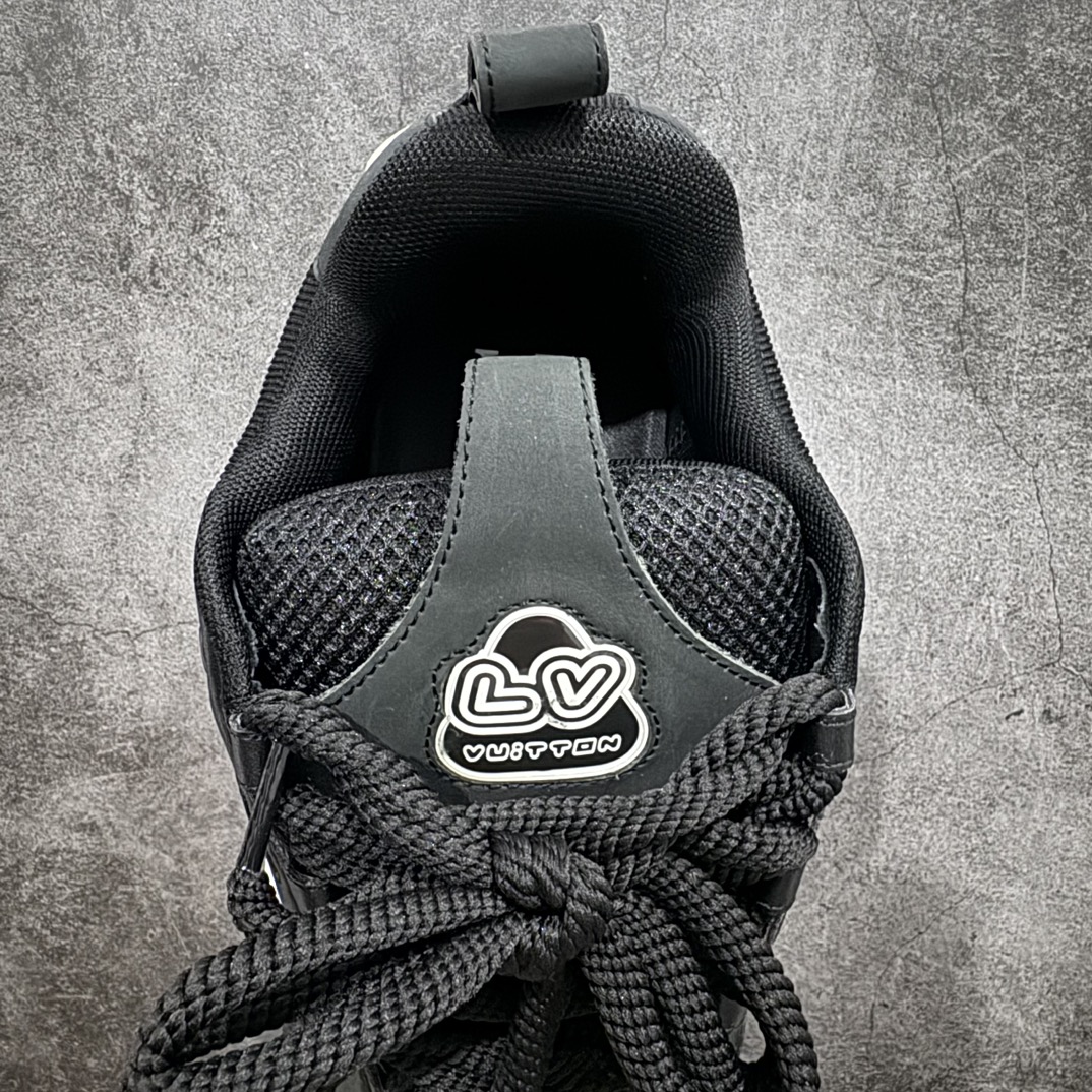 Louis Vuitton SKATE  LV  面包鞋 低筒 休闲鞋 板鞋 运动鞋 男鞋 女鞋 波鞋C0  黑白 1AARR2