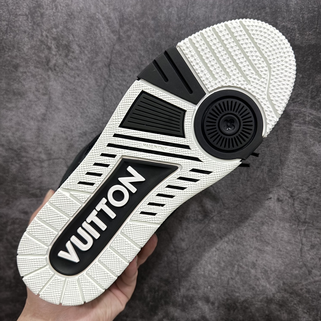Louis Vuitton SKATE  LV  面包鞋 低筒 休闲鞋 板鞋 运动鞋 男鞋 女鞋 波鞋C0  黑白 1AARR2