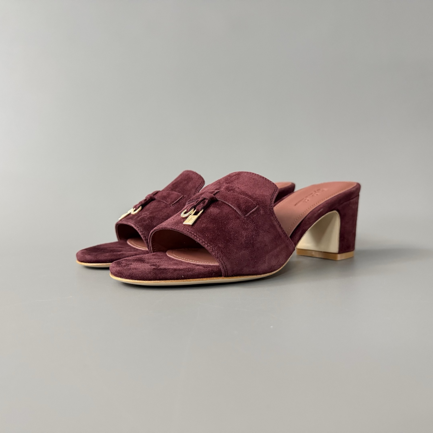 Women's LP Loro Piana SummerCharms 5.5cm Open-Toe Slip-On Slides with Pendant Detail