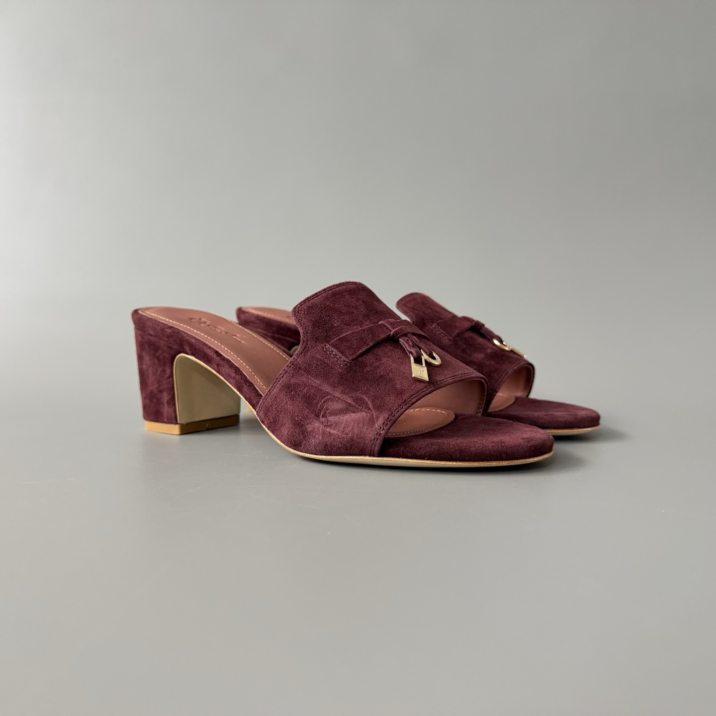 Women's LP Loro Piana SummerCharms 5.5cm Open-Toe Slip-On Slides with Pendant Detail