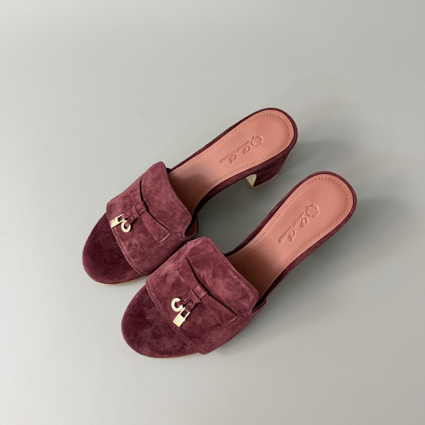Women's LP Loro Piana SummerCharms 5.5cm Open-Toe Slip-On Slides with Pendant Detail