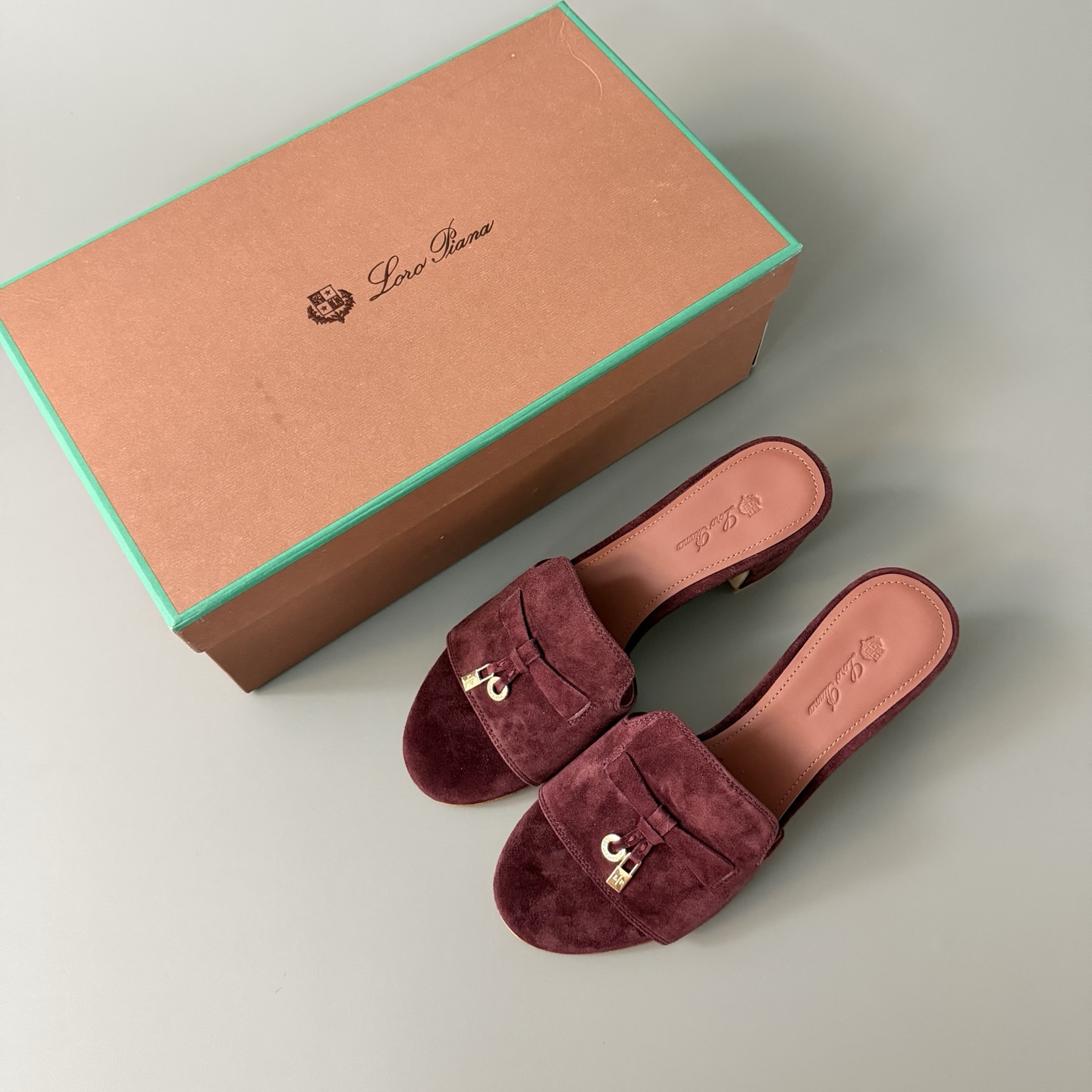 Women's LP Loro Piana SummerCharms 5.5cm Open-Toe Slip-On Slides with Pendant Detail