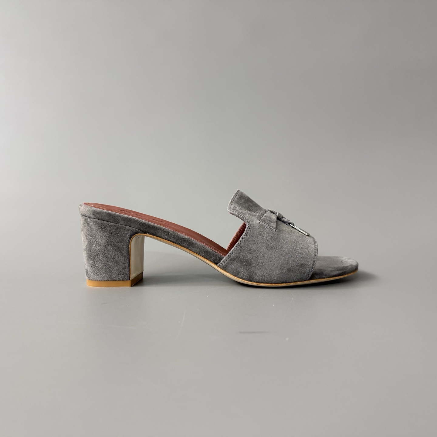 Women's LP Loro Piana SummerCharms 5.5cm Open-Toe Slip-On Slides with Pendant Detail