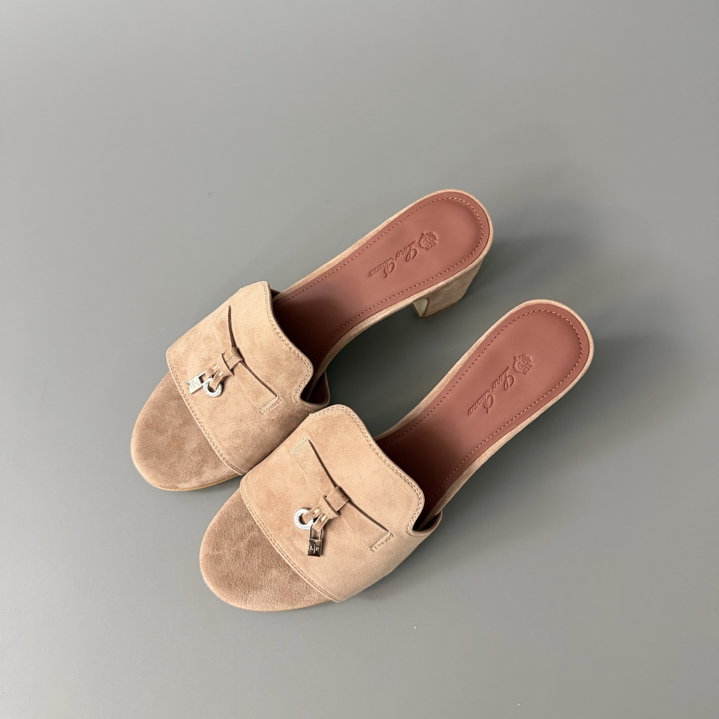 Women's LP Loro Piana SummerCharms 5.5cm Open-Toe Slip-On Slides with Pendant Detail