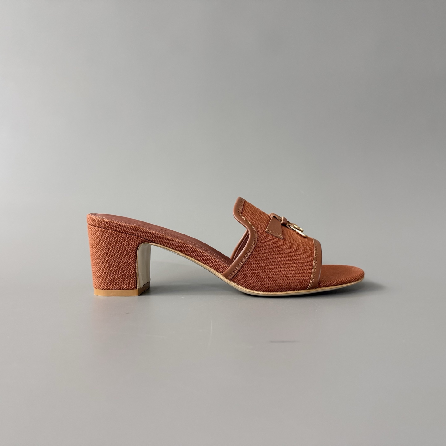 Women's LP Loro Piana SummerCharms 5.5cm Open-Toe Slip-On Slides with Pendant Detail
