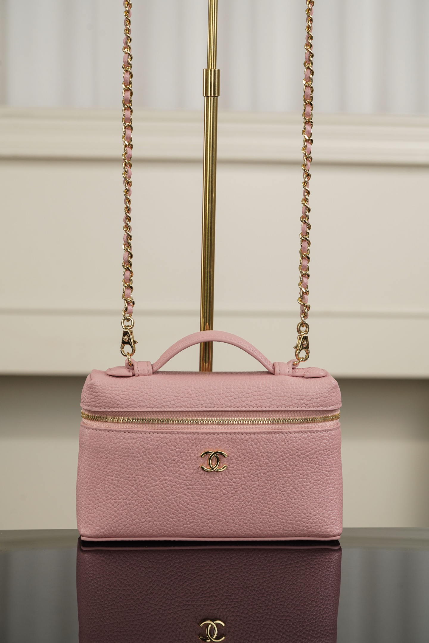 Chanel 26A Small Pink Calfskin Handbag/Vanity Case A20-AP5346-B24775-UA954