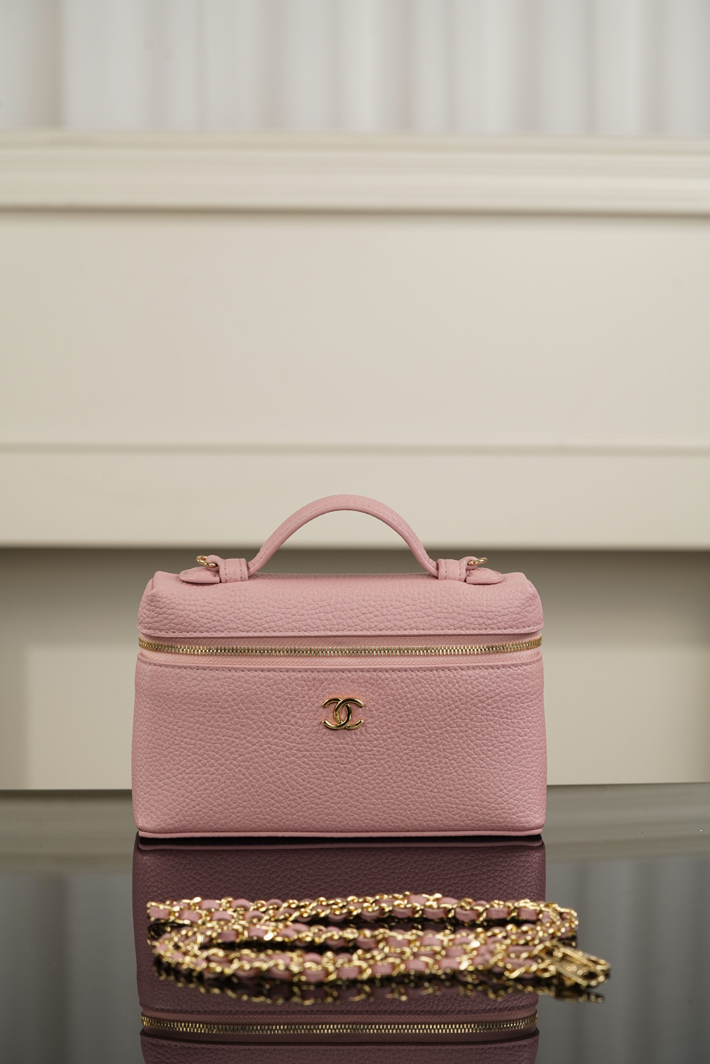 Chanel 26A Small Pink Calfskin Handbag/Vanity Case A20-AP5346-B24775-UA954