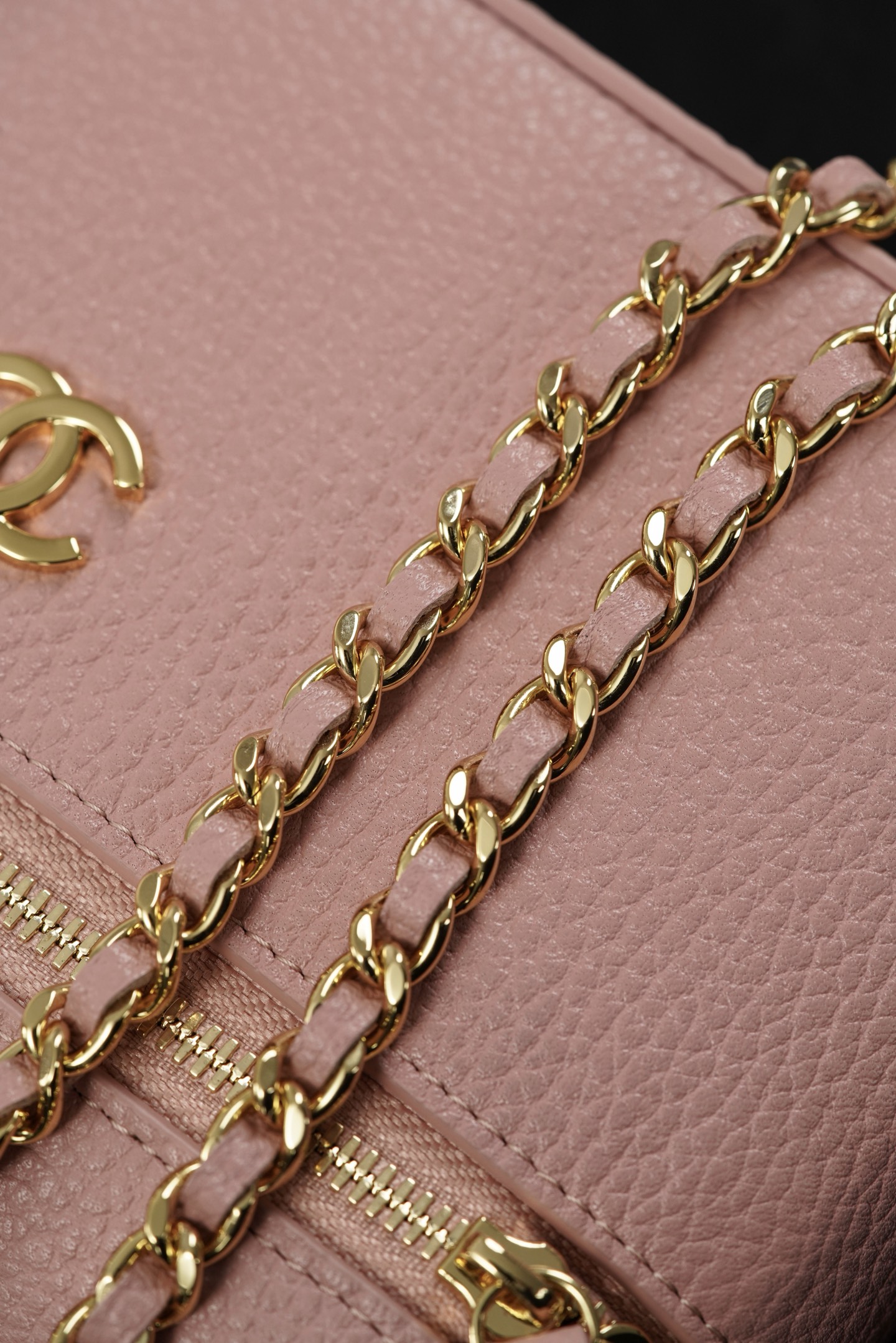 Chanel 26A Small Pink Calfskin Handbag/Vanity Case A20-AP5346-B24775-UA954