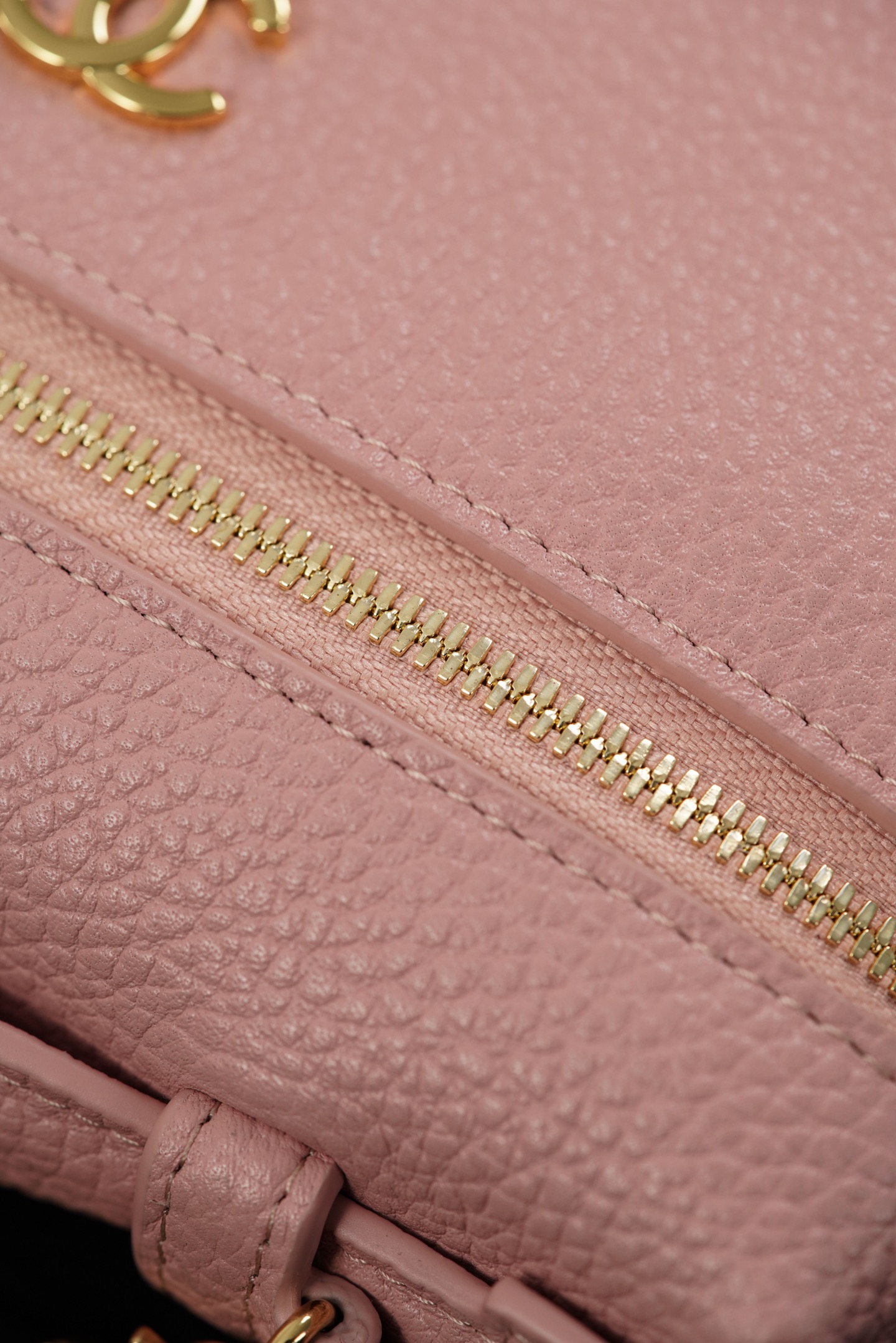 Chanel 26A Small Pink Calfskin Handbag/Vanity Case A20-AP5346-B24775-UA954