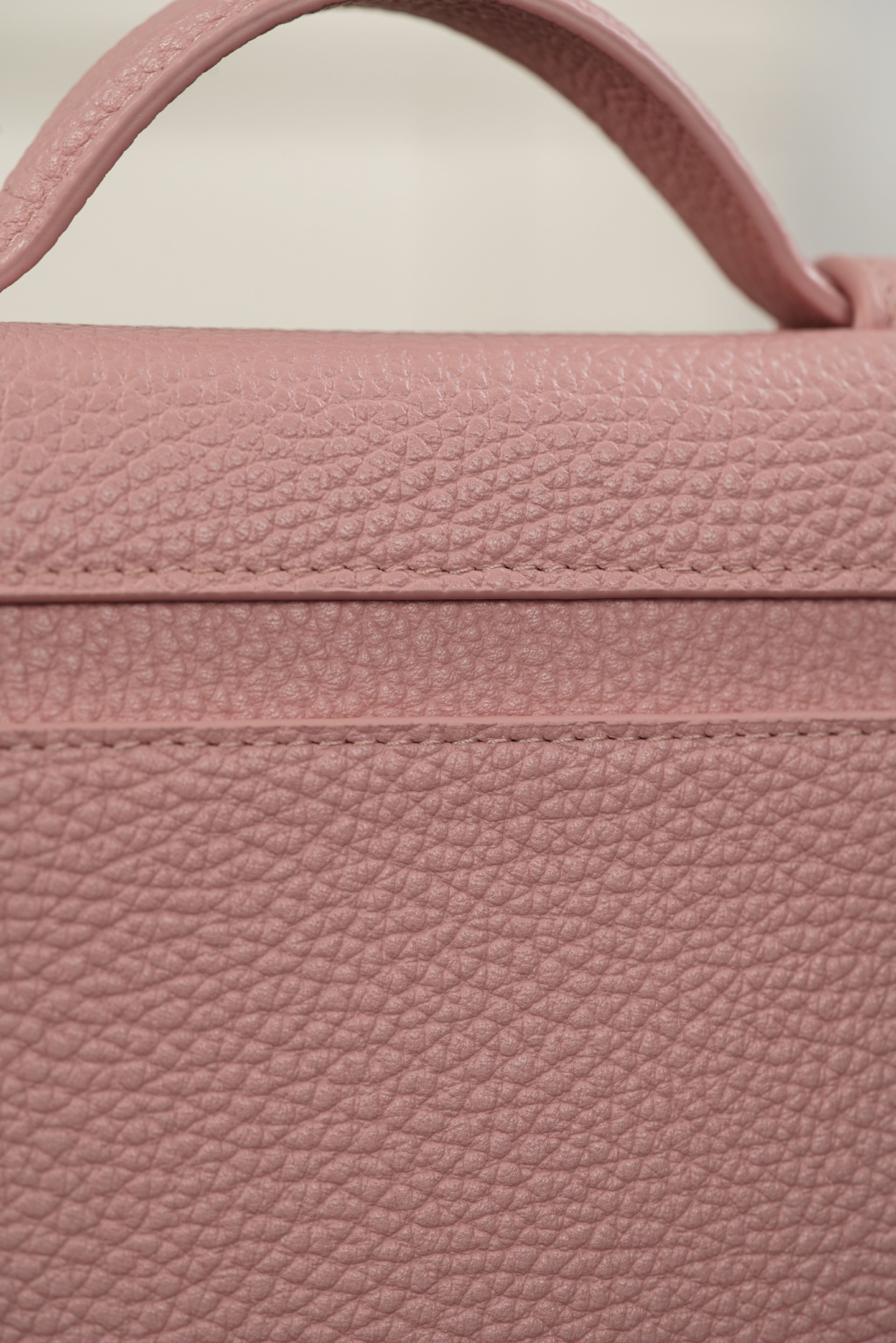 Chanel 26A Small Pink Calfskin Handbag/Vanity Case A20-AP5346-B24775-UA954