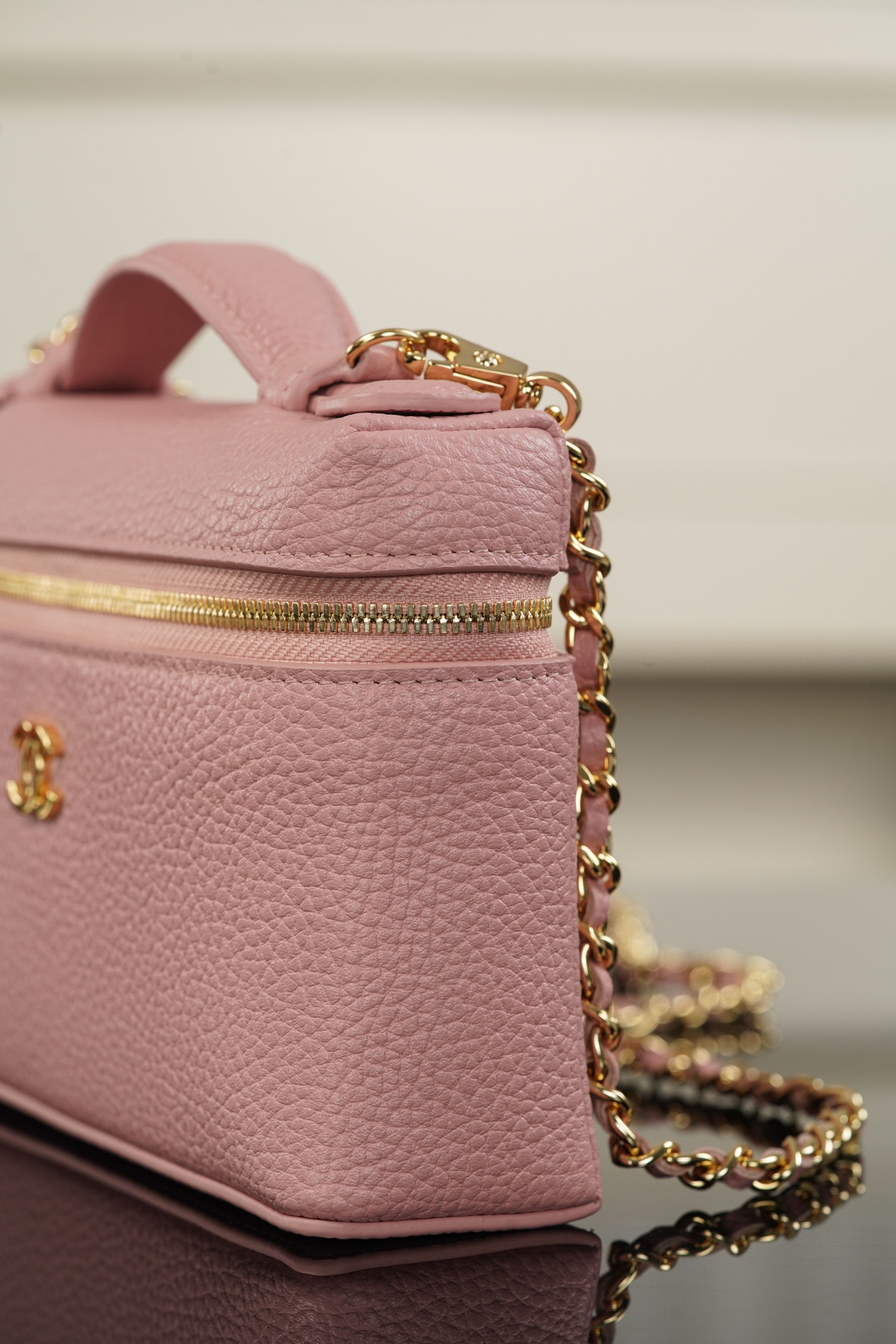 Chanel 26A Small Pink Calfskin Handbag/Vanity Case A20-AP5346-B24775-UA954