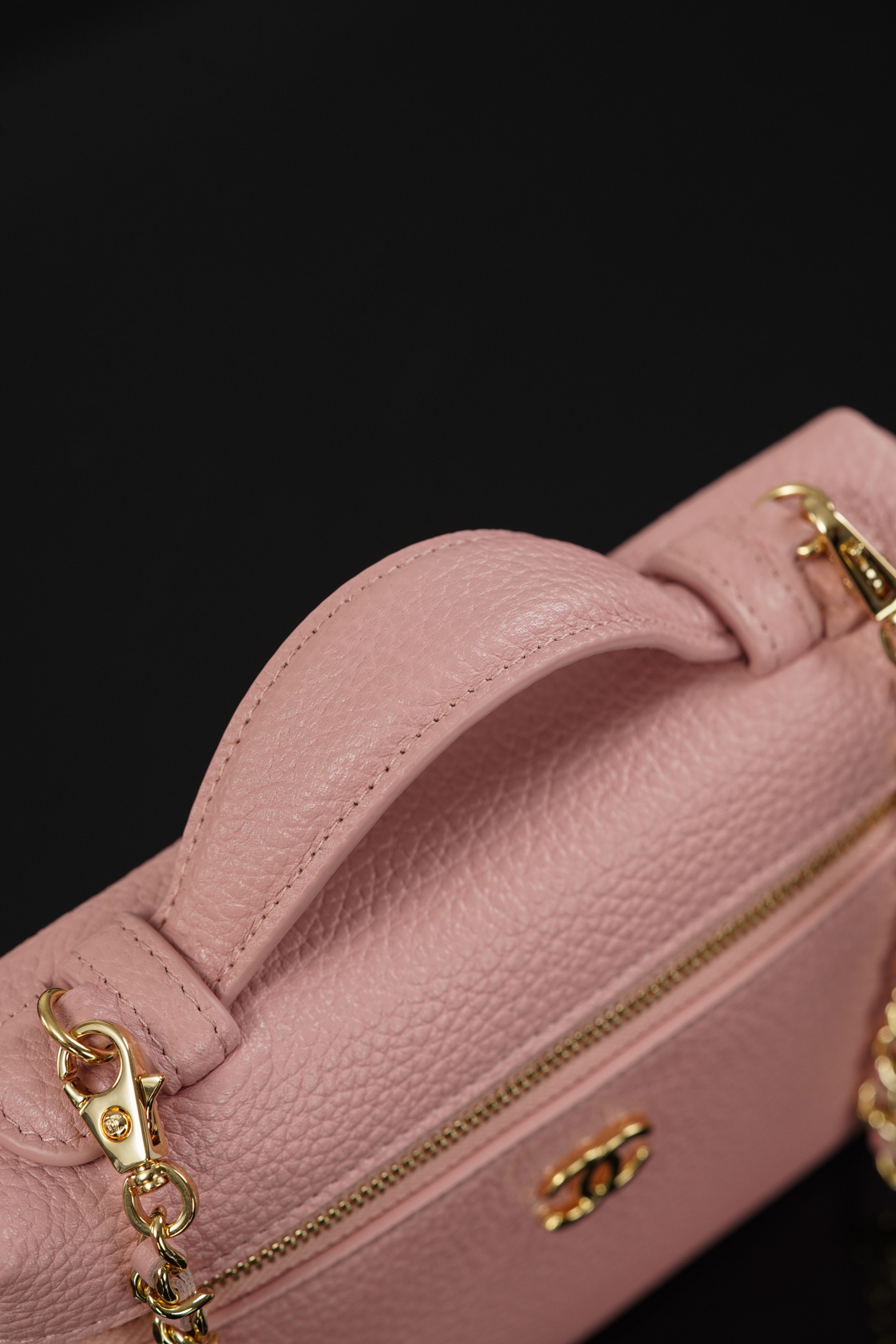 Chanel 26A Small Pink Calfskin Handbag/Vanity Case A20-AP5346-B24775-UA954