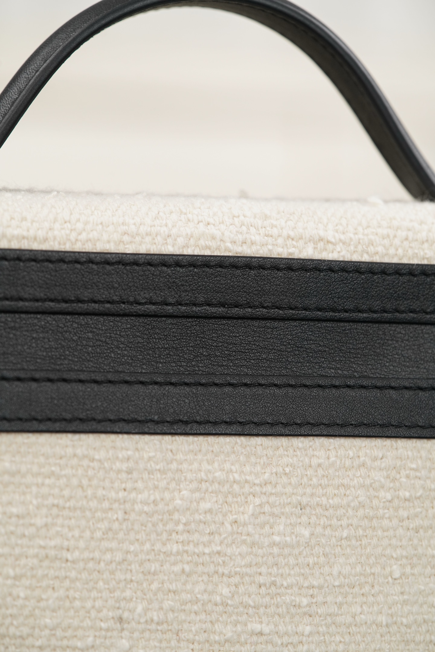 Chanel 26M Black & White Tweed Handbag/Vanity Case A20-AP5164-B23805-U8597
