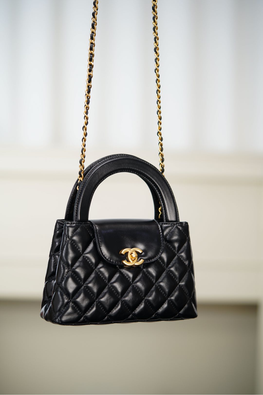 Chanel 23K Kelly mini – Black Lambskin Crossbody Bag – A20-AS4416-B14296-94305
