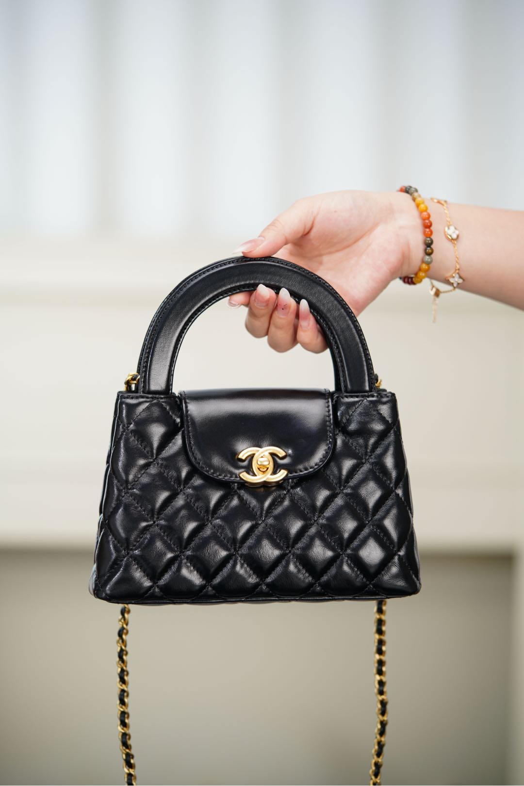 Chanel 23K Kelly mini – Black Lambskin Crossbody Bag – A20-AS4416-B14296-94305