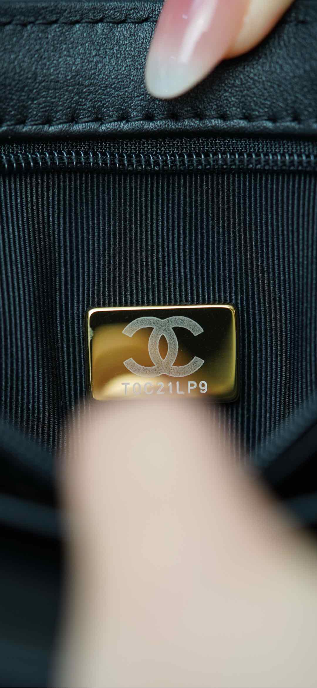 Chanel 23K Kelly mini – Black Lambskin Crossbody Bag – A20-AS4416-B14296-94305